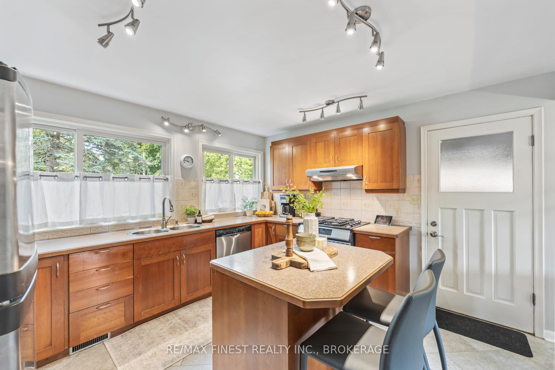 Photo 22 of 1088 Johnson Street, Kingston, Central City West — HOMEH