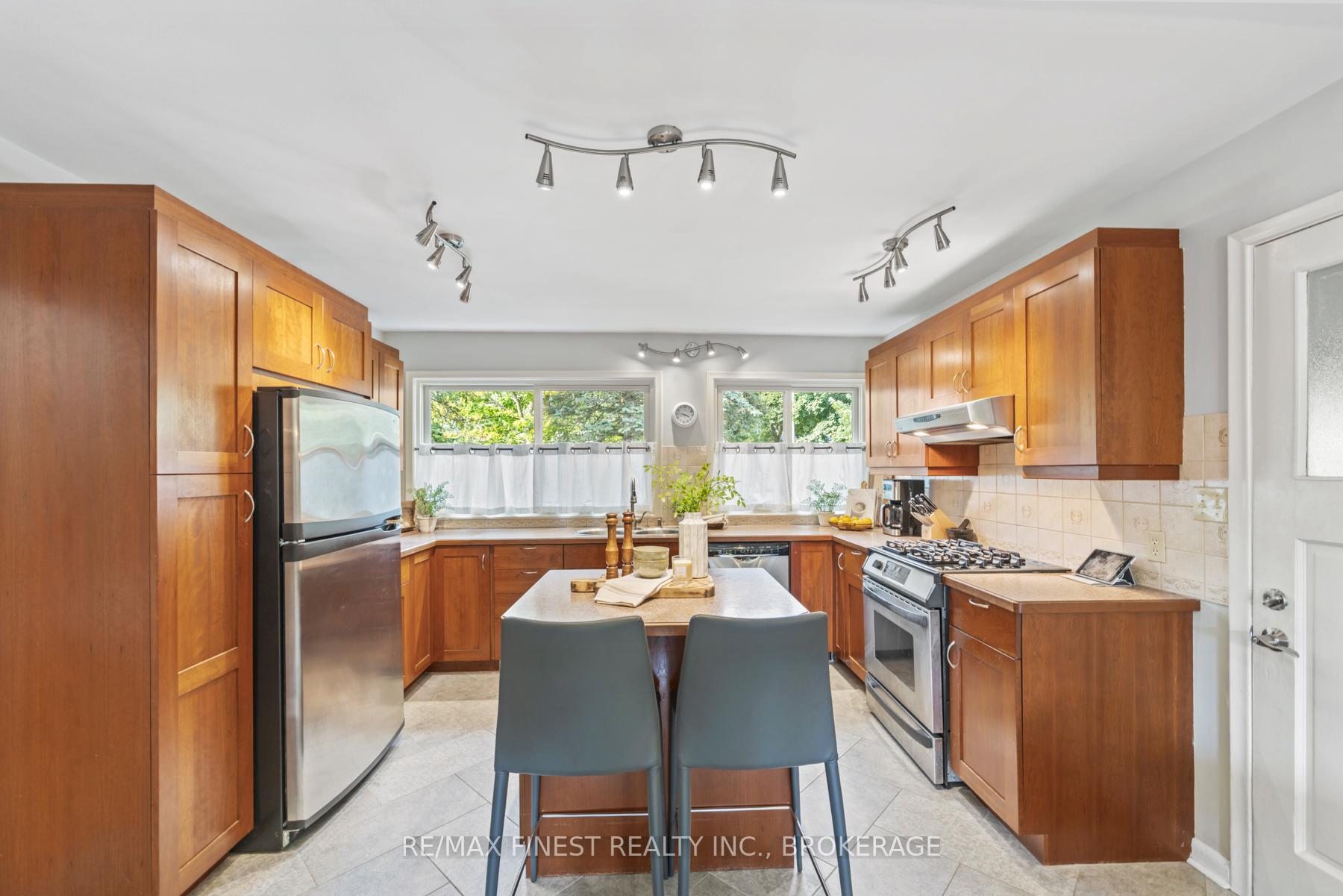 Photo 23 of 1088 Johnson Street, Kingston, Central City West — HOMEH