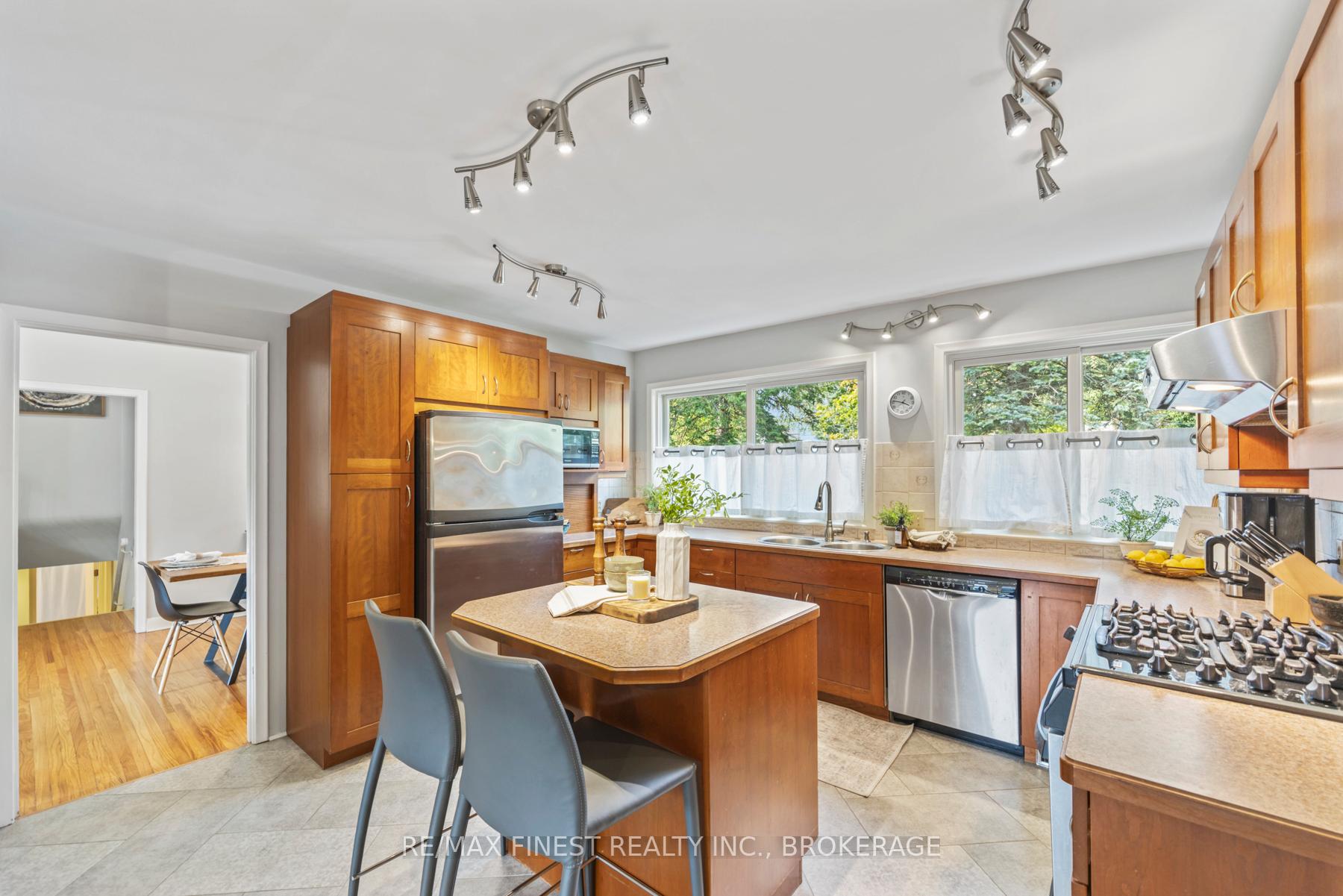 Photo 24 of 1088 Johnson Street, Kingston, Central City West — HOMEH