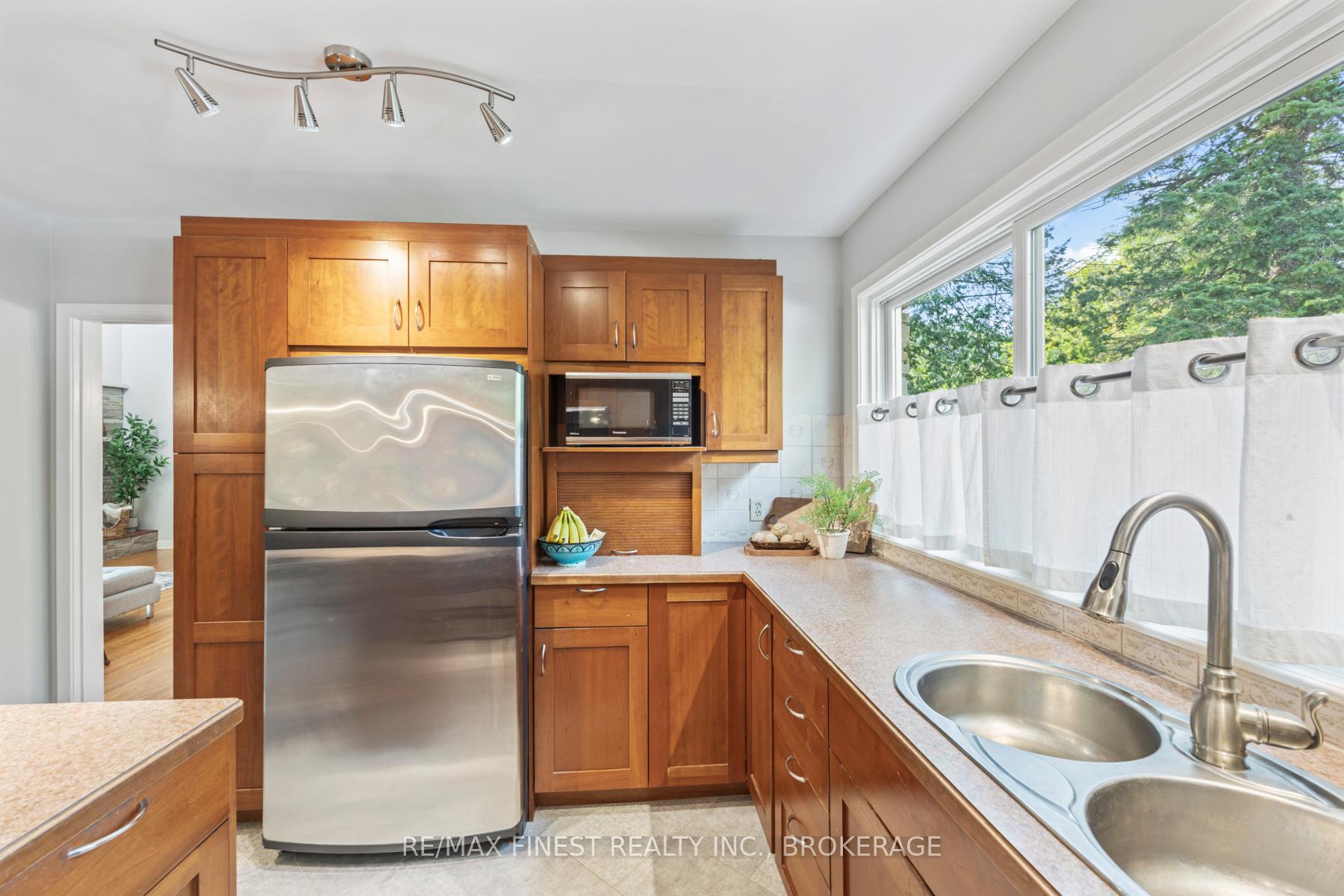 Photo 25 of 1088 Johnson Street, Kingston, Central City West — HOMEH