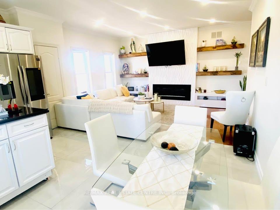 Photo 1 of Unit 201, 302 Grays Road, Hamilton, Stoney Creek — HOMEH