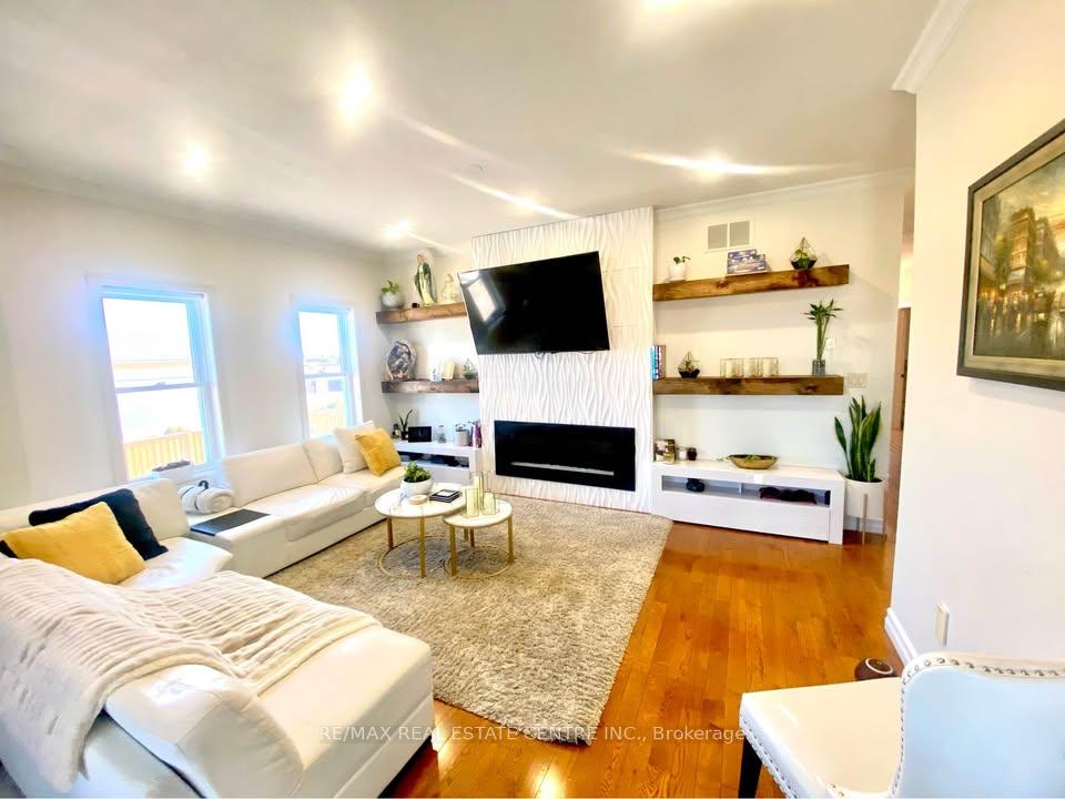 Photo 2 of Unit 201, 302 Grays Road, Hamilton, Stoney Creek — HOMEH