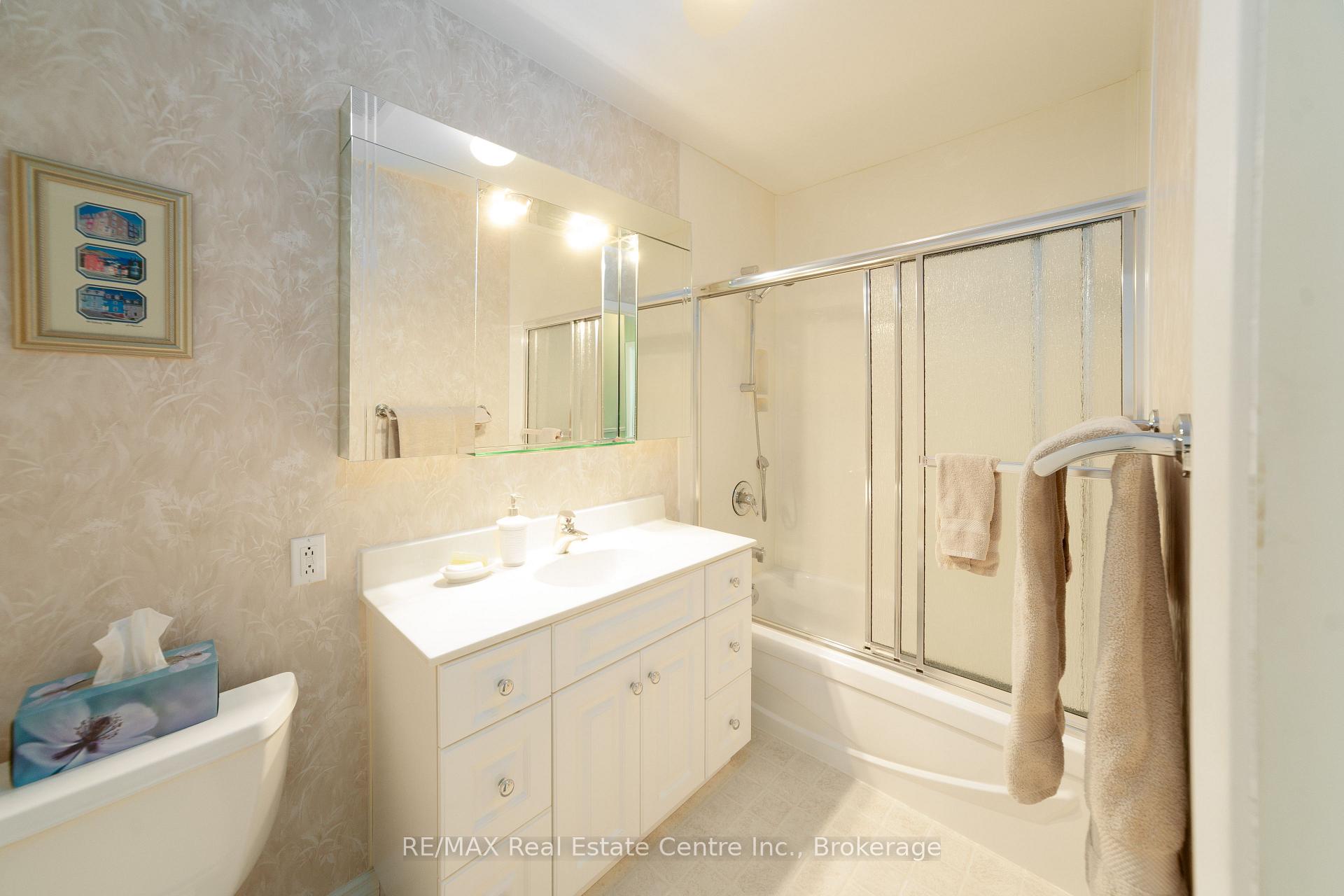 Photo 11 of 95 Blueridge Avenue, Kitchener — HOMEH