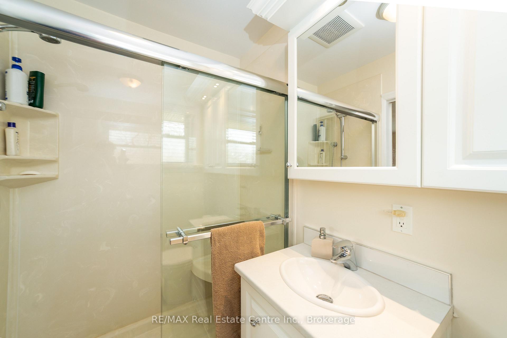 Photo 15 of 95 Blueridge Avenue, Kitchener — HOMEH