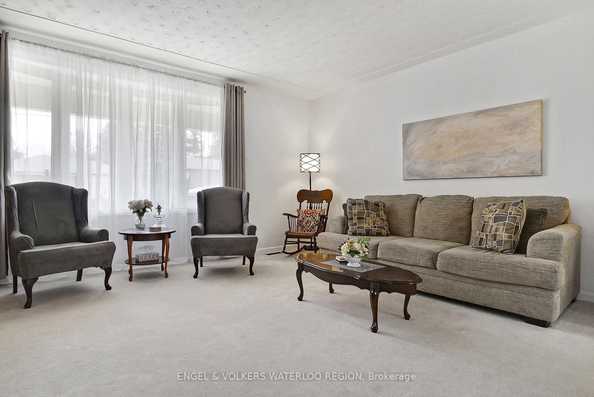 Photo 8 of 128 Carson Drive, Kitchener — HOMEH
