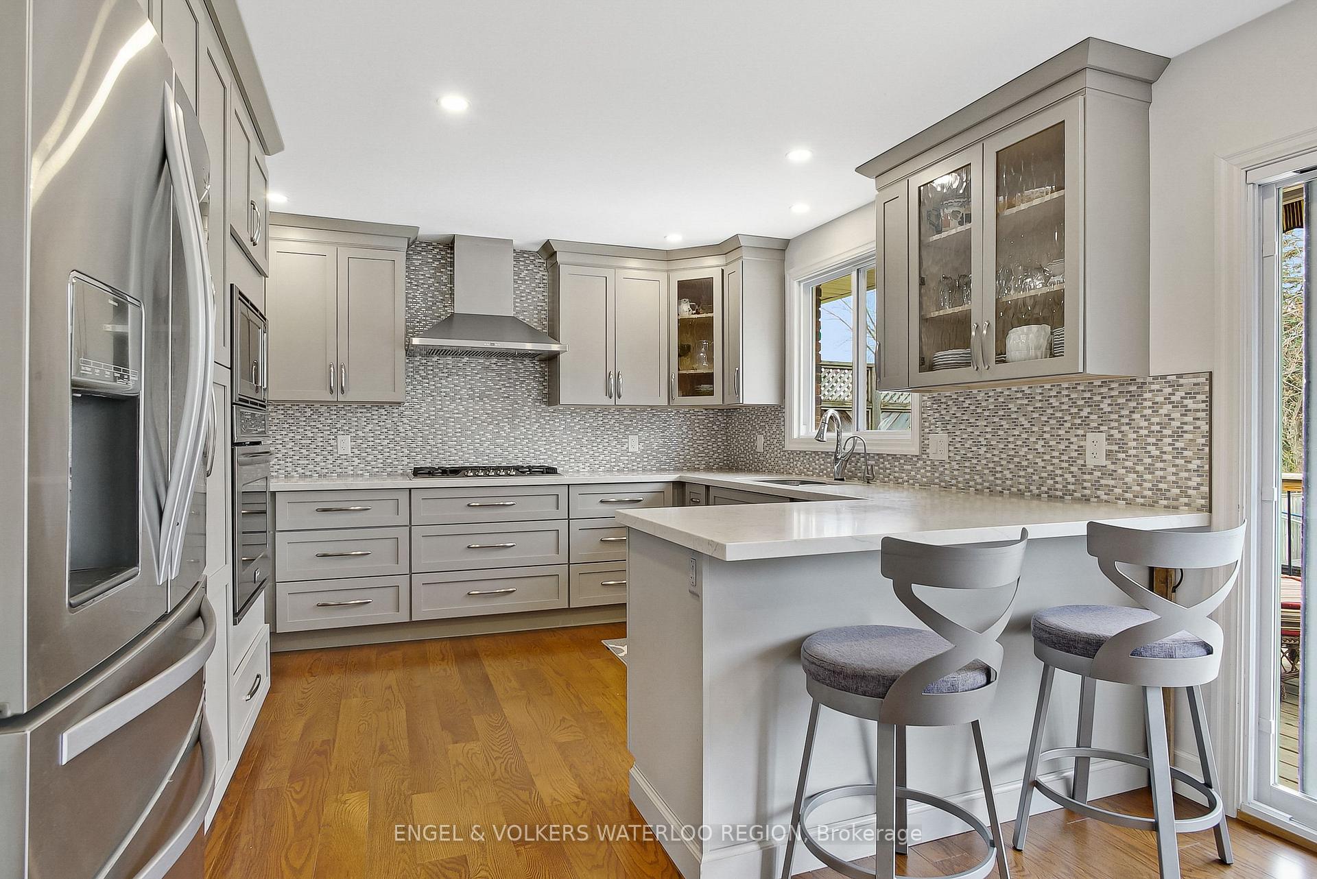 Photo 11 of 128 Carson Drive, Kitchener — HOMEH