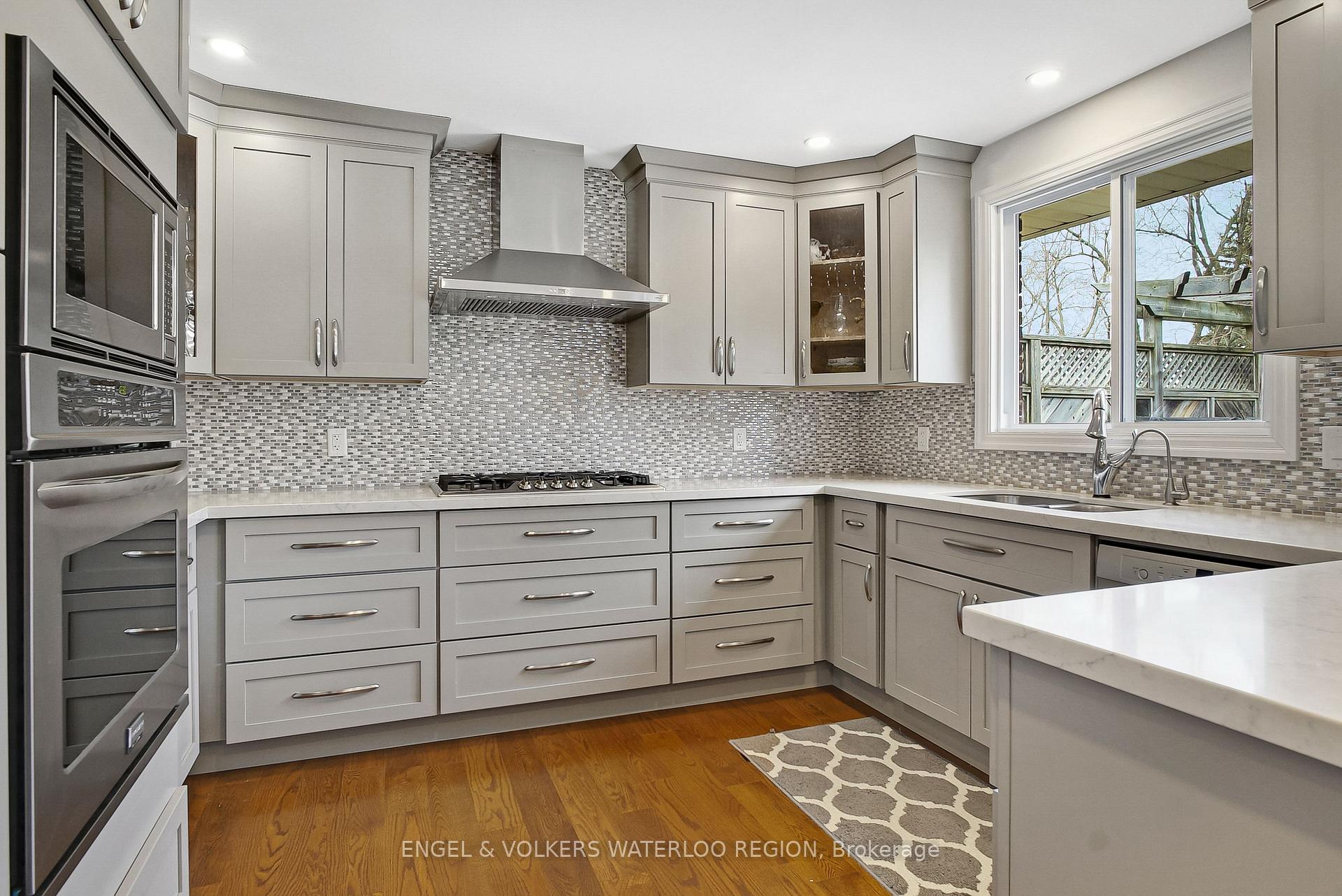 Photo 12 of 128 Carson Drive, Kitchener — HOMEH