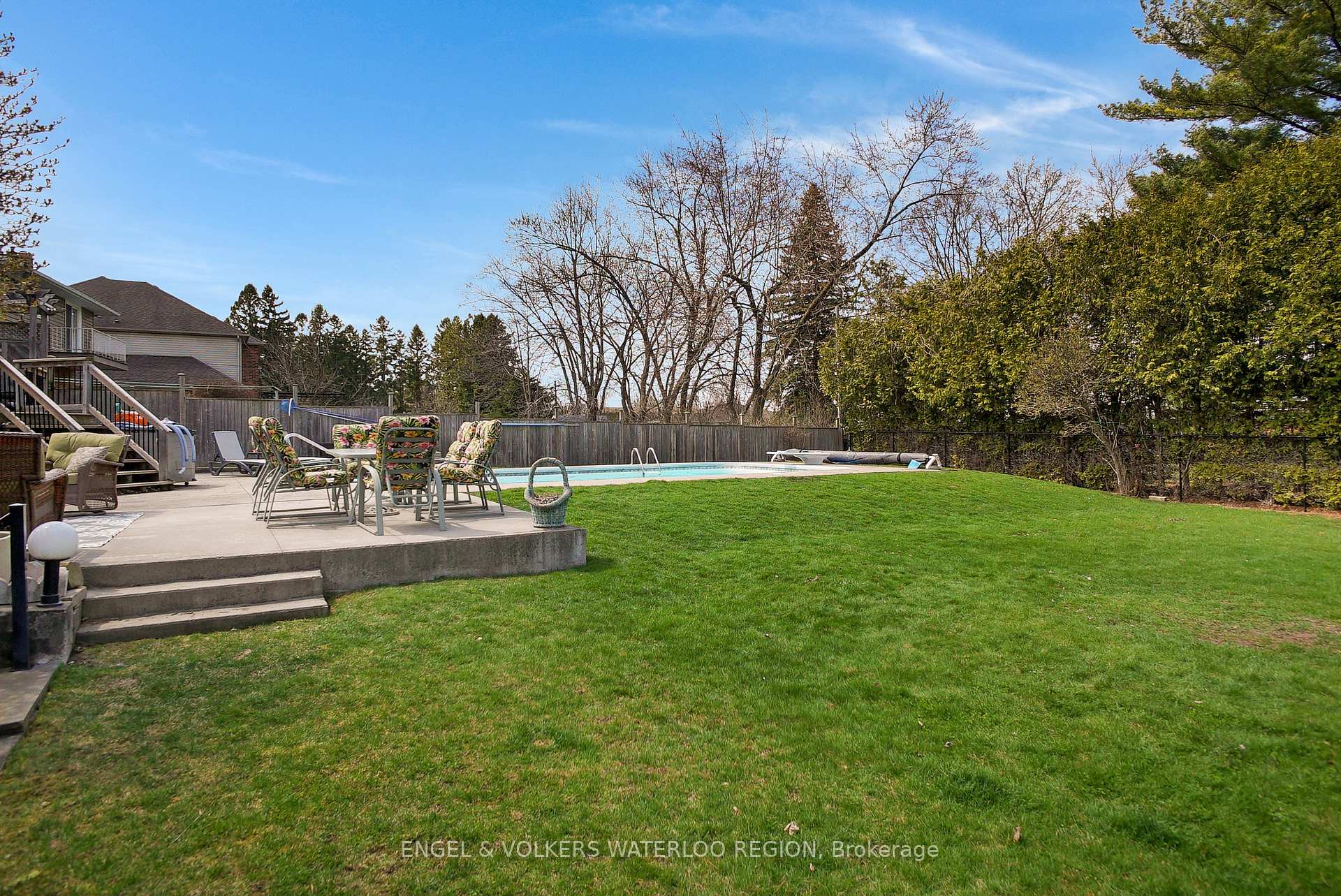 Photo 40 of 128 Carson Drive, Kitchener — HOMEH