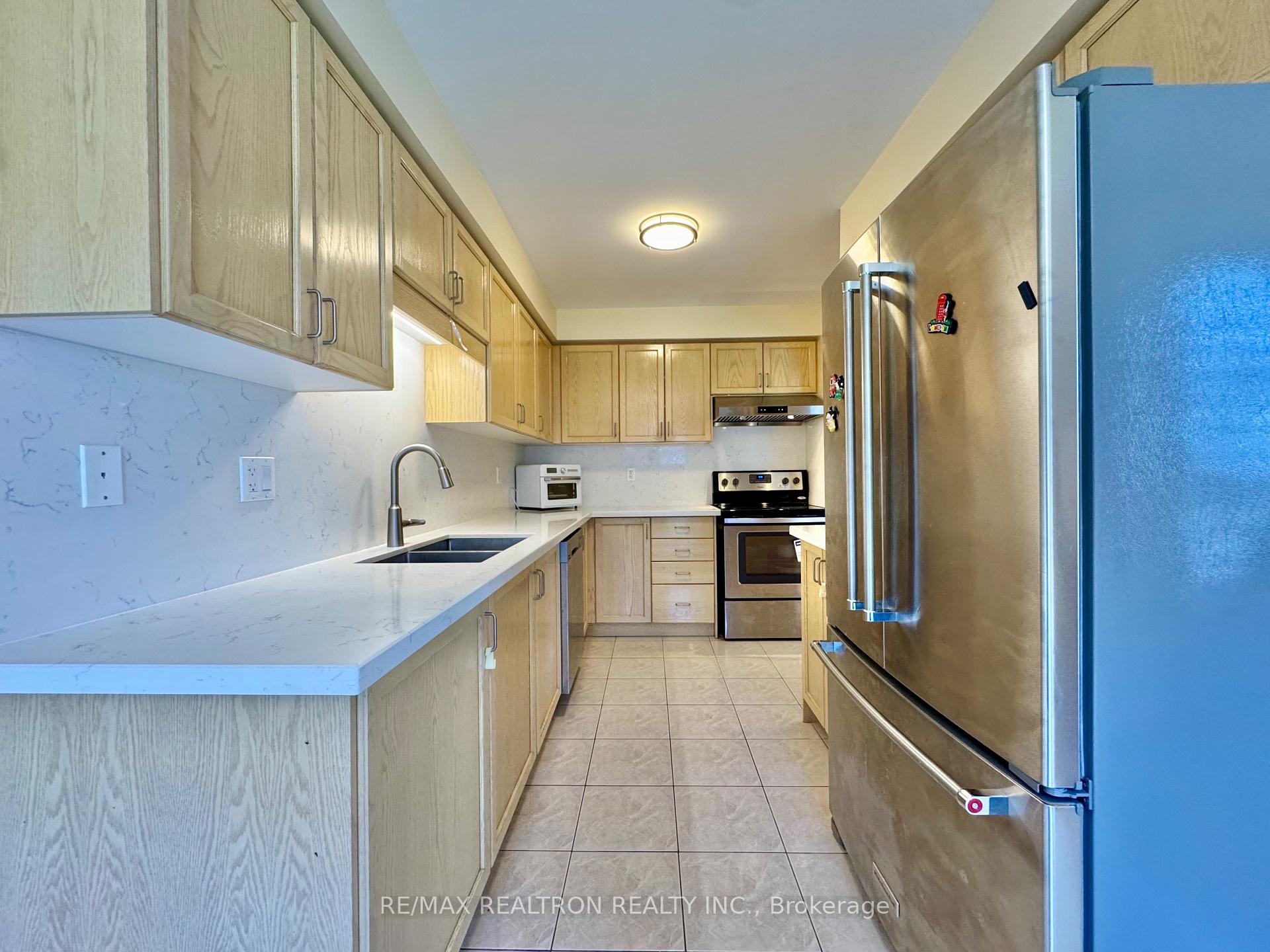 Photo 6 of 55 Devonwood Drive, Markham, Berczy — HOMEH