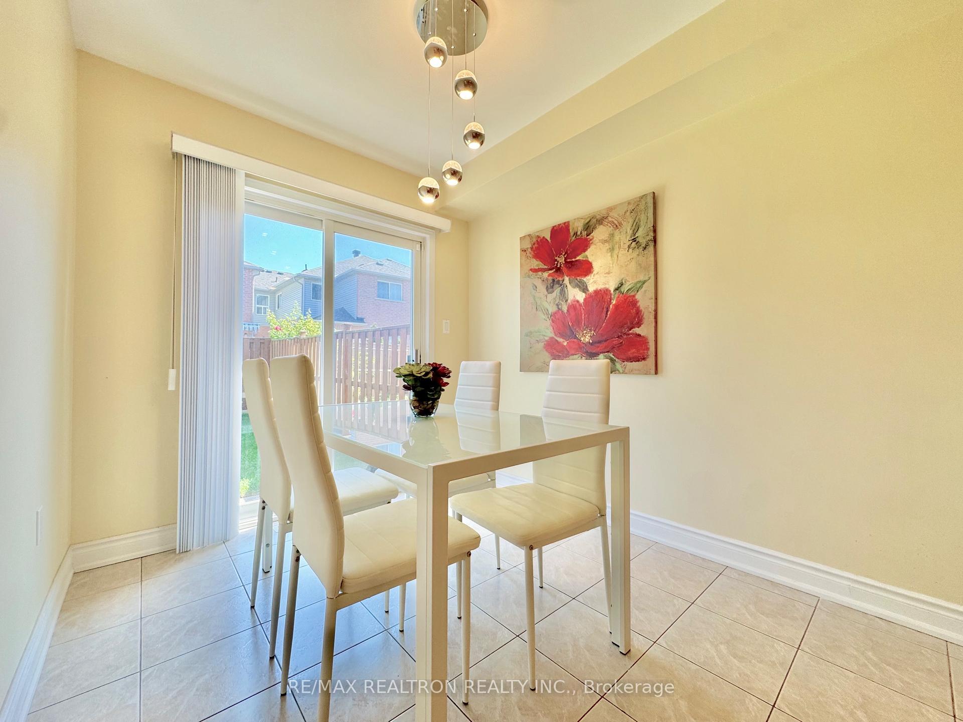 Photo 9 of 55 Devonwood Drive, Markham, Berczy — HOMEH