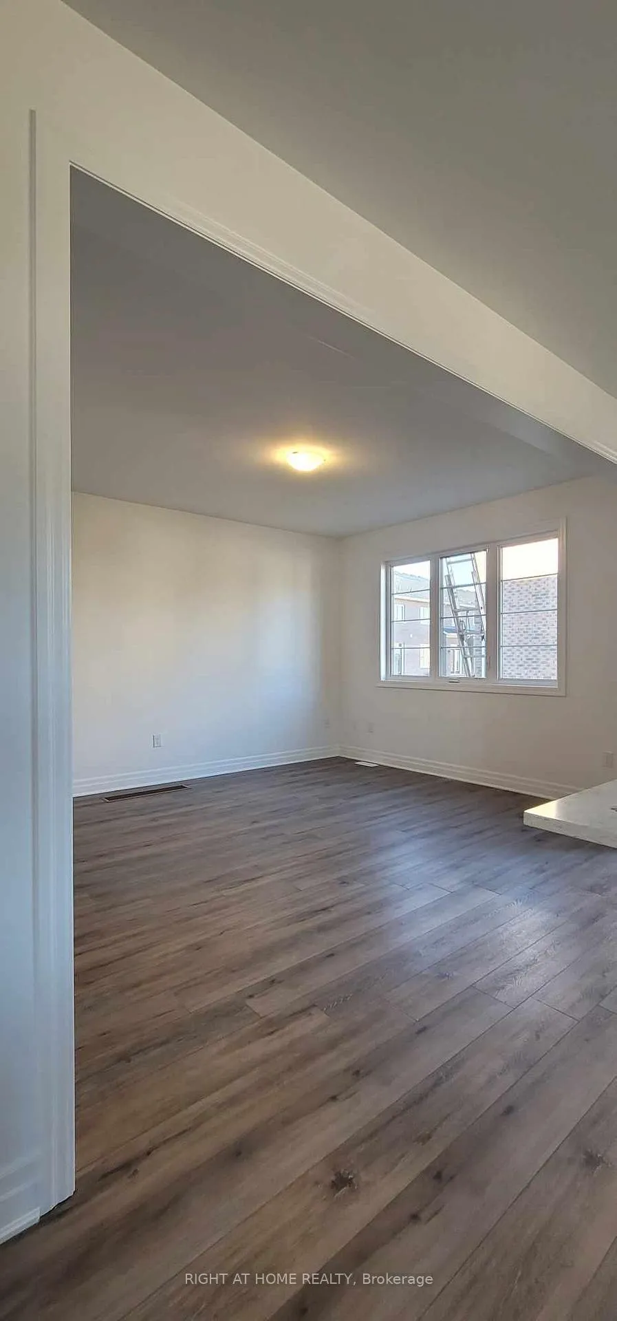 Photo 9 of Unit Upper, 1263 Havelock Gardens, Milton, Bowes — HOMEH