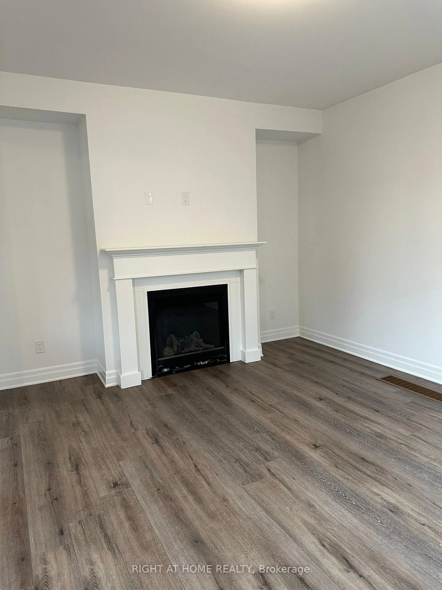 Photo 11 of Unit Upper, 1263 Havelock Gardens, Milton, Bowes — HOMEH