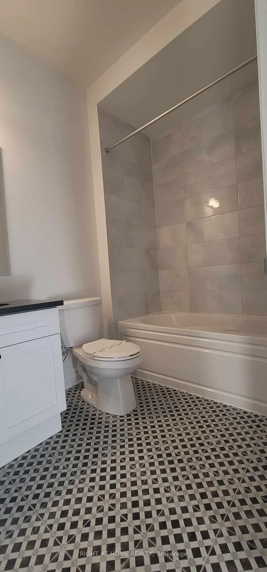 Photo 20 of Unit Upper, 1263 Havelock Gardens, Milton, Bowes — HOMEH