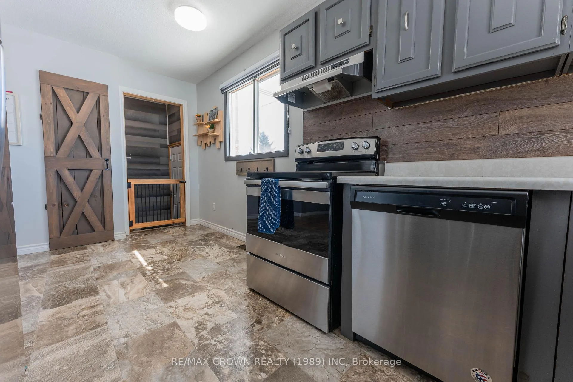 Photo 6 of 18 Cartier Avenue, Kapuskasing — HOMEH