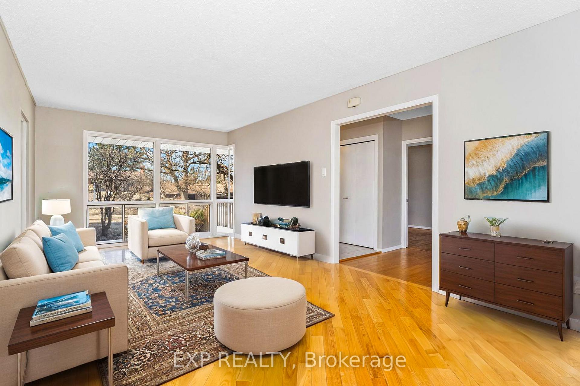Photo 4 of 27 Tiffany Crescent, Ottawa, Kanata - Beaverbrook — HOMEH