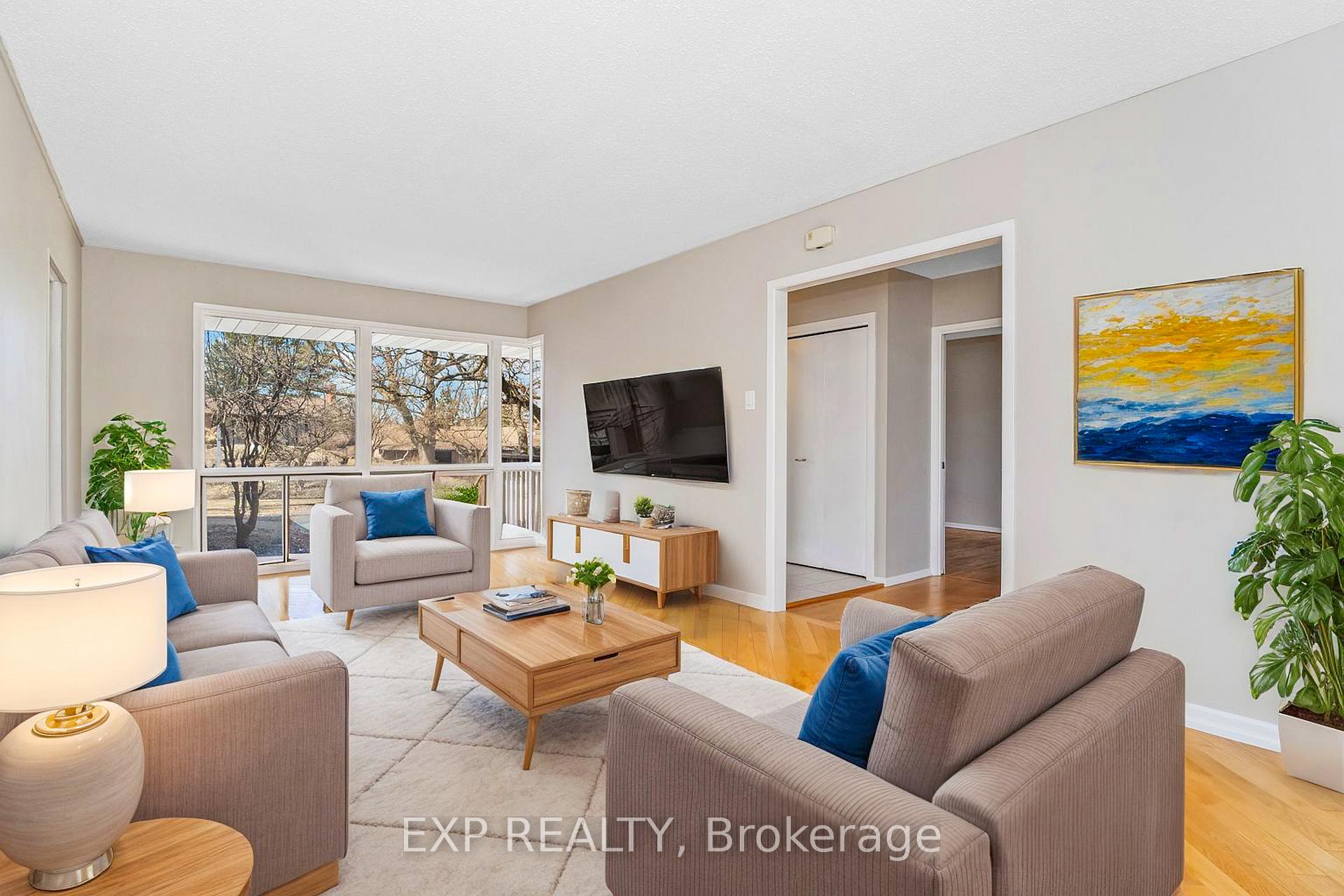 Photo 5 of 27 Tiffany Crescent, Ottawa, Kanata - Beaverbrook — HOMEH