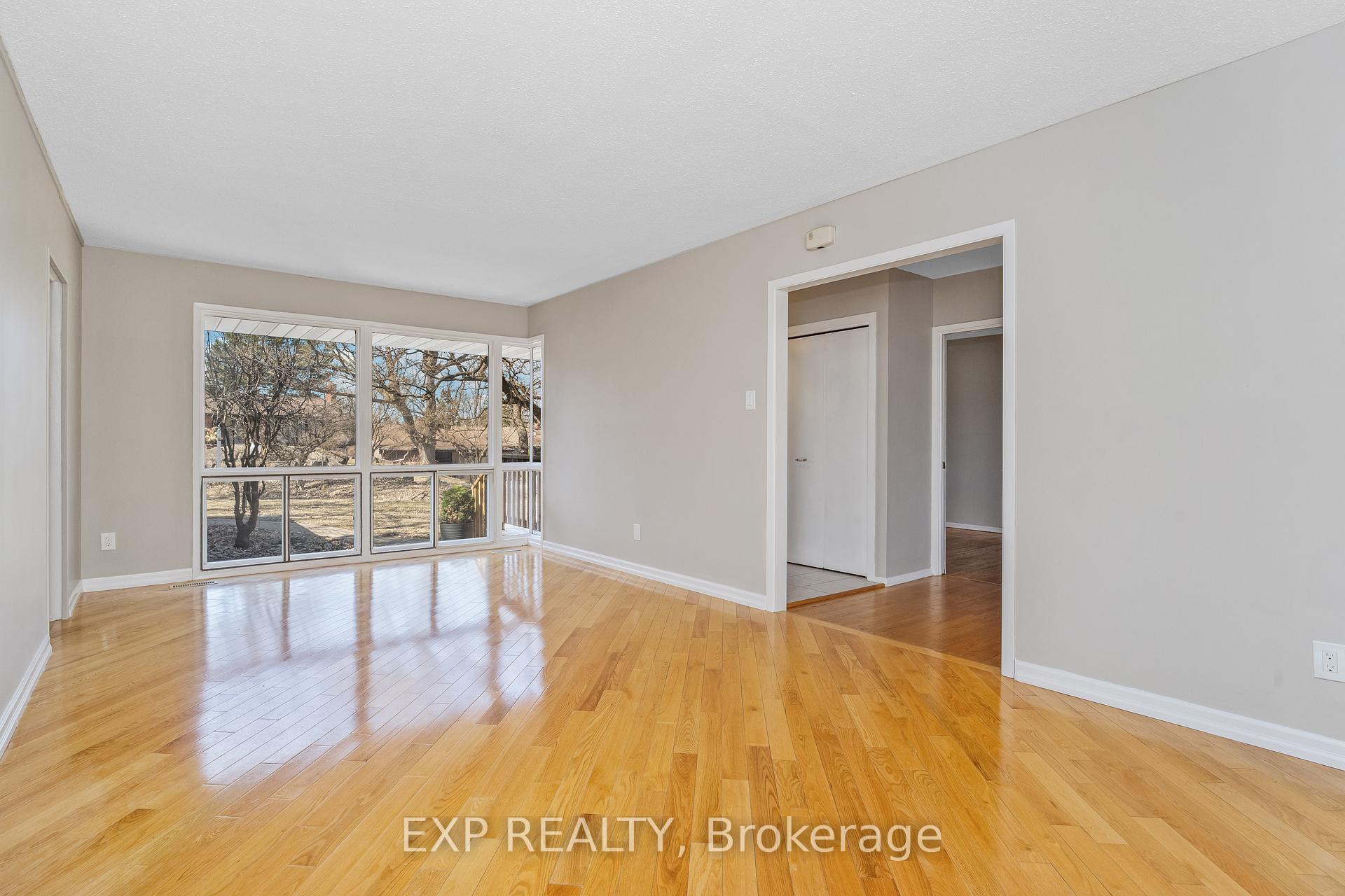 Photo 7 of 27 Tiffany Crescent, Ottawa, Kanata - Beaverbrook — HOMEH