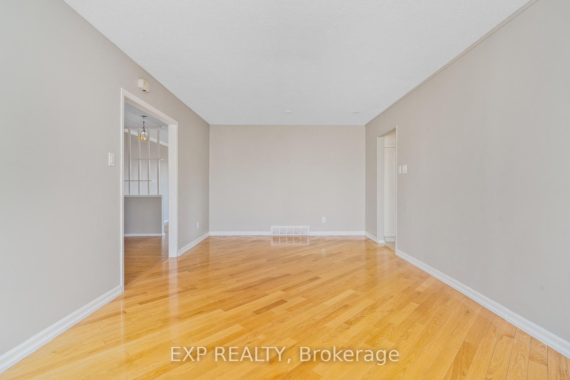 Photo 9 of 27 Tiffany Crescent, Ottawa, Kanata - Beaverbrook — HOMEH