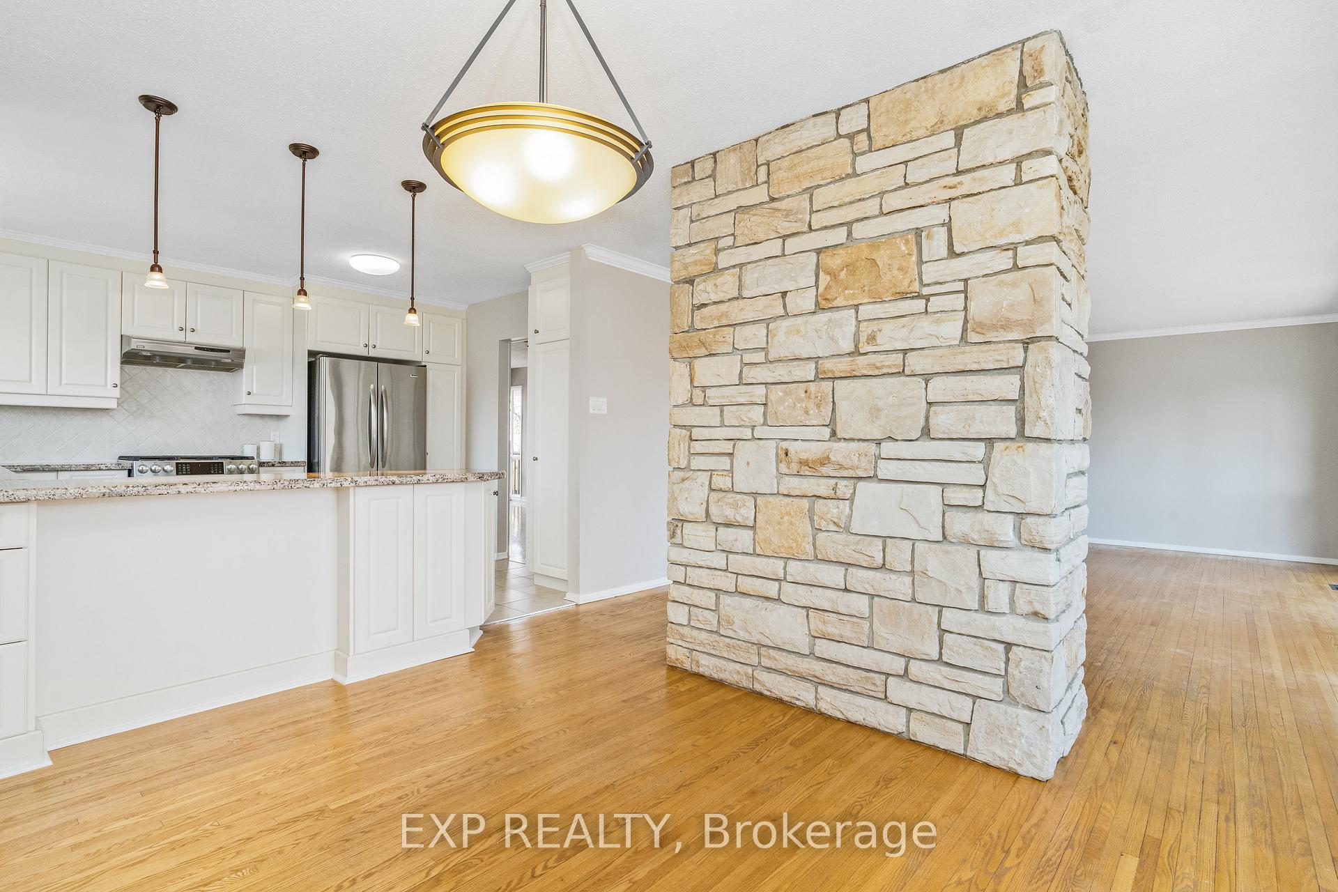 Photo 15 of 27 Tiffany Crescent, Ottawa, Kanata - Beaverbrook — HOMEH