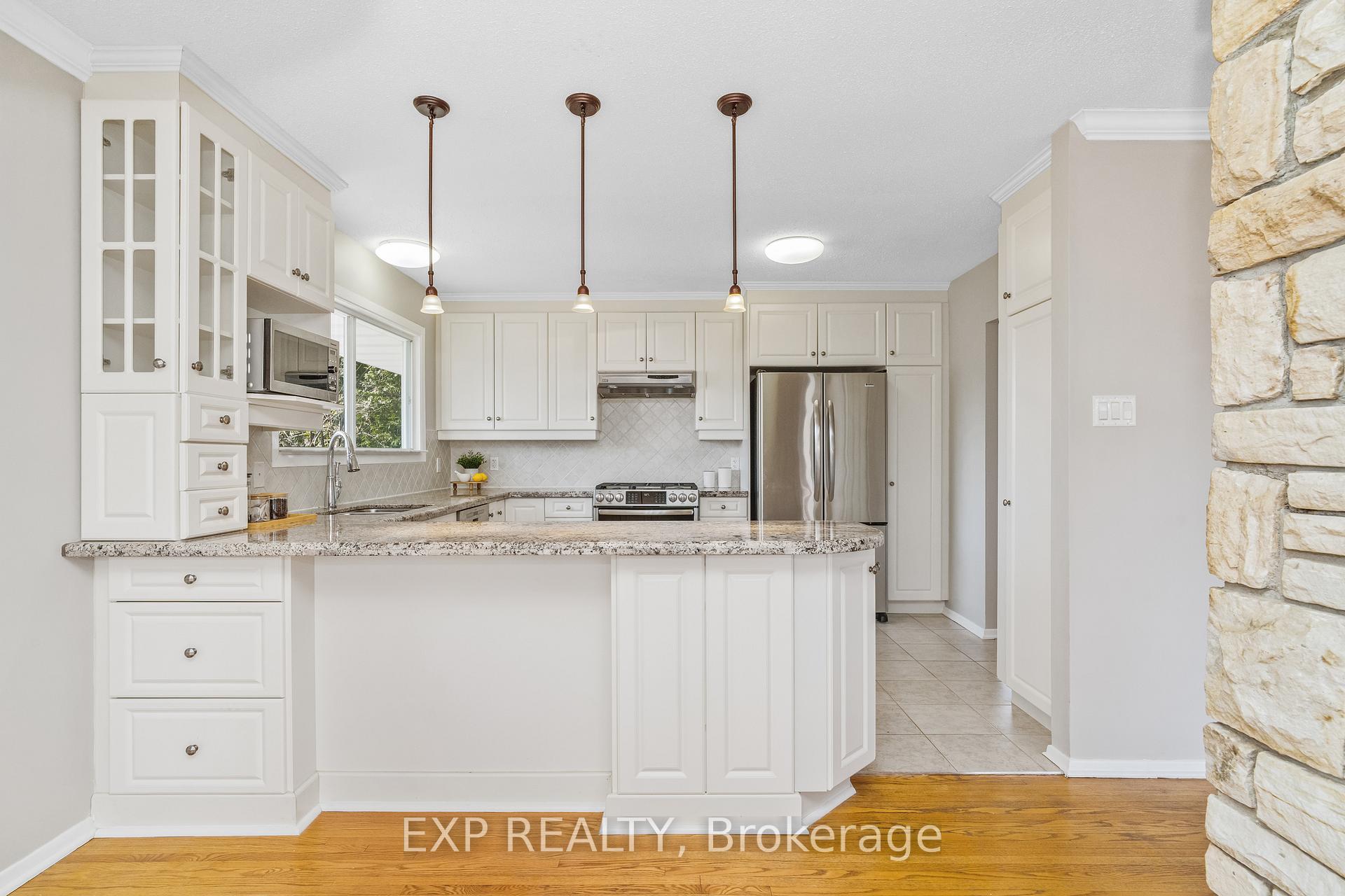 Photo 17 of 27 Tiffany Crescent, Ottawa, Kanata - Beaverbrook — HOMEH