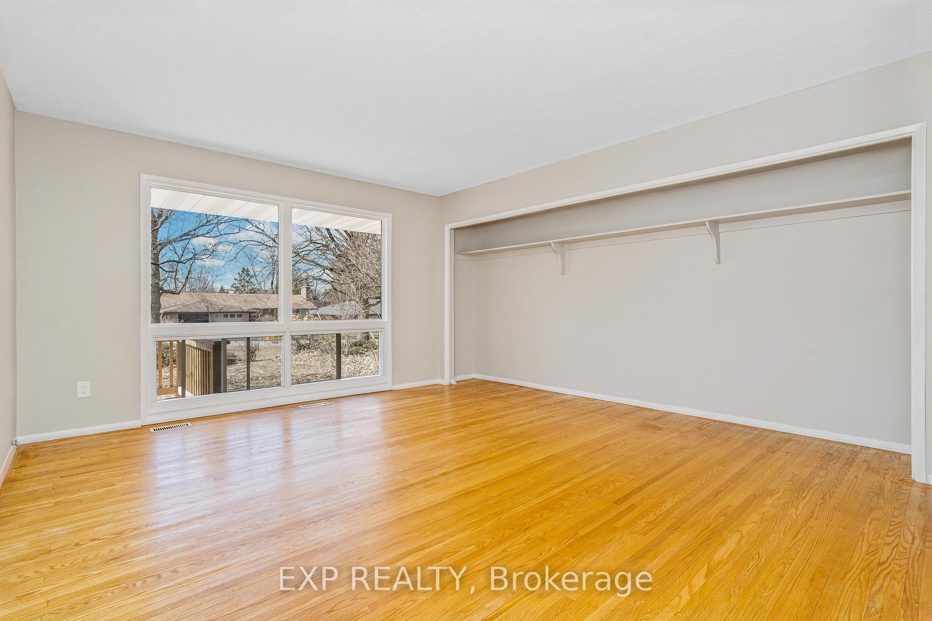 Photo 23 of 27 Tiffany Crescent, Ottawa, Kanata - Beaverbrook — HOMEH