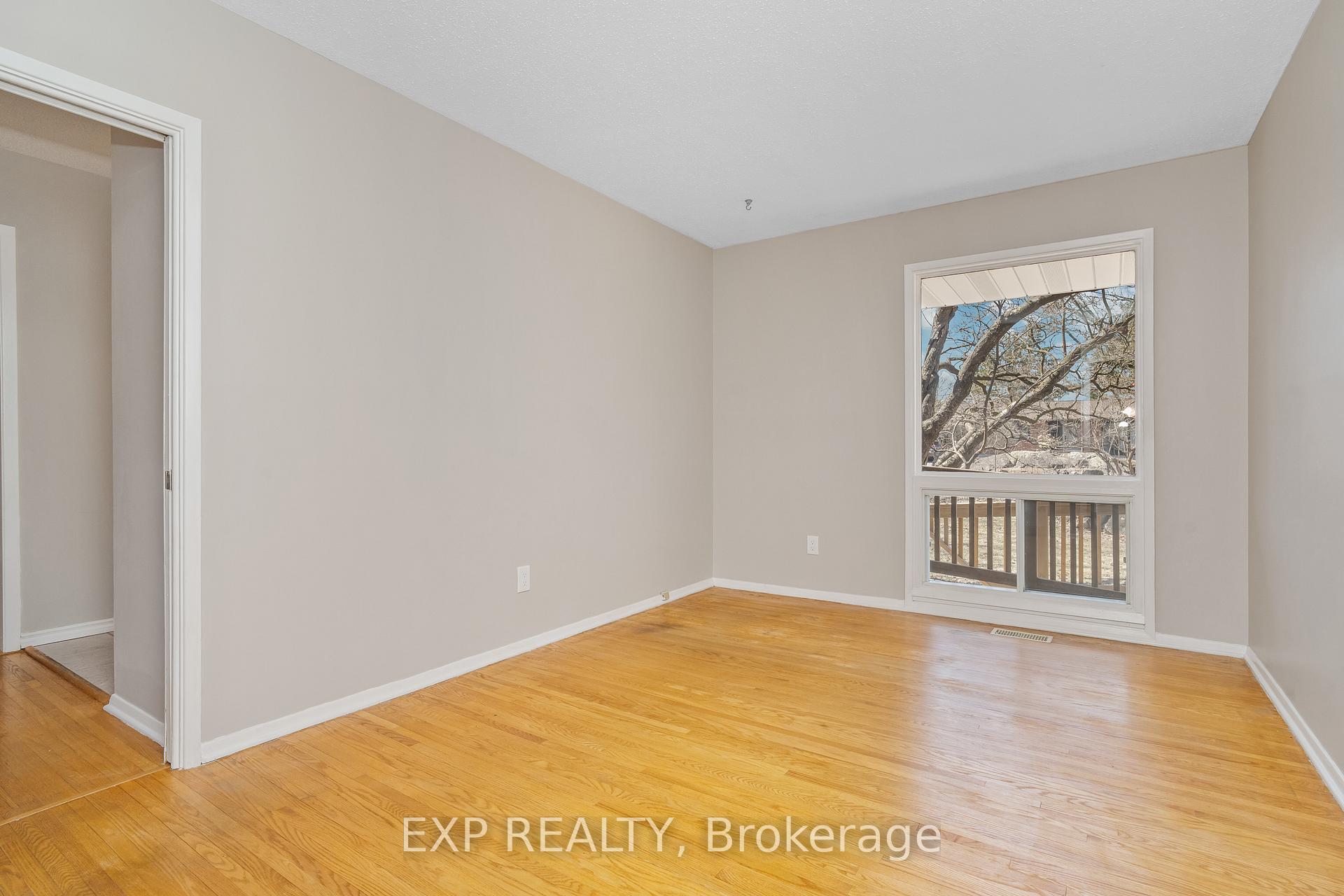 Photo 32 of 27 Tiffany Crescent, Ottawa, Kanata - Beaverbrook — HOMEH