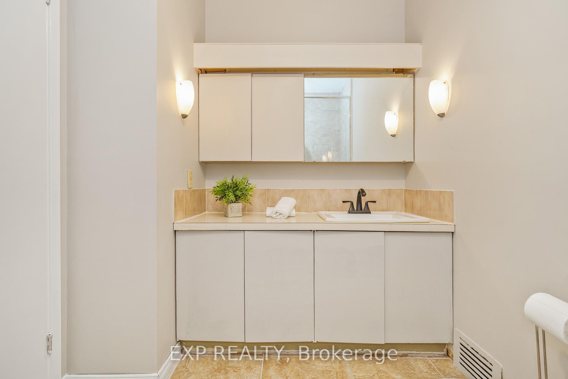 Photo 34 of 27 Tiffany Crescent, Ottawa, Kanata - Beaverbrook — HOMEH
