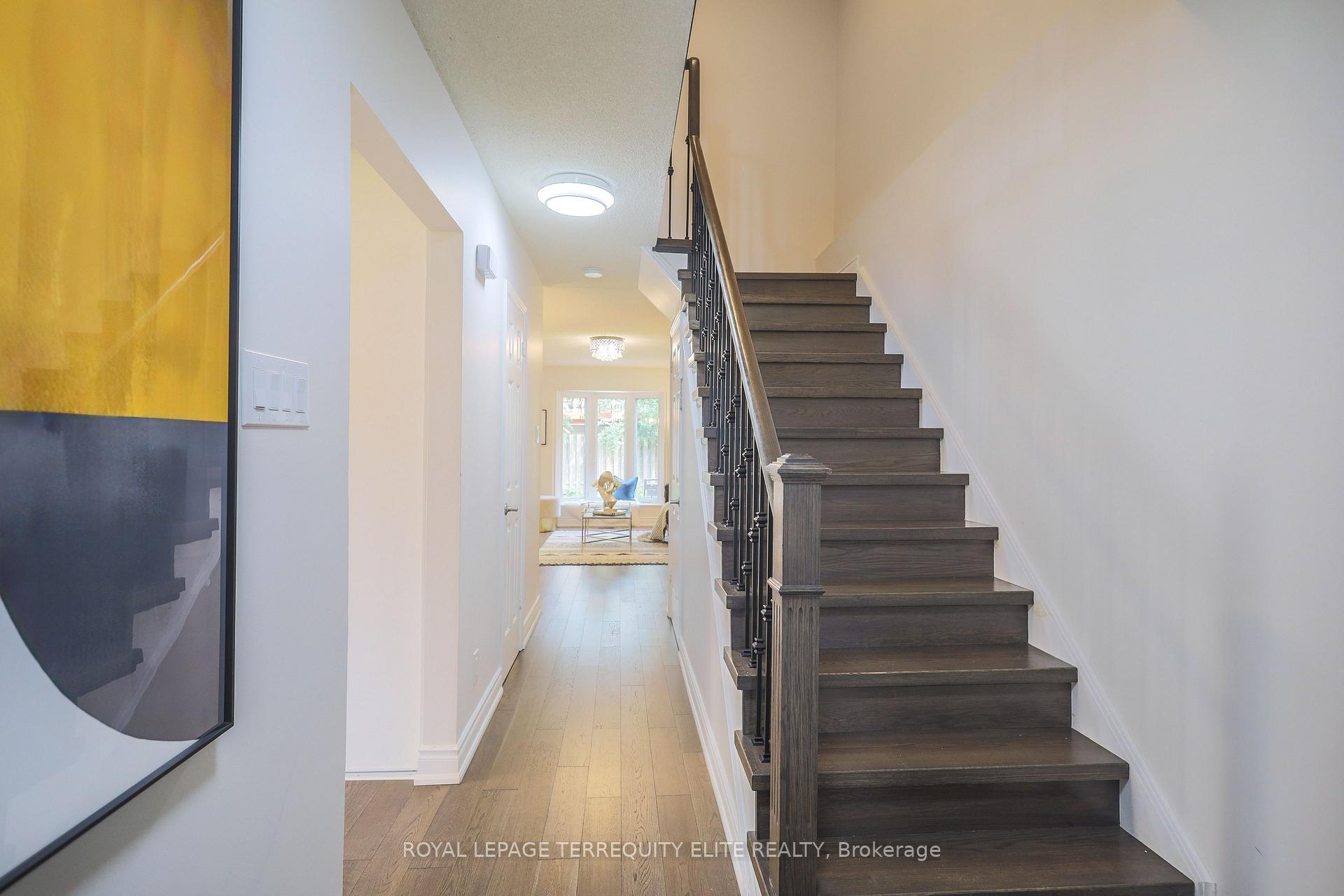 Photo 6 of 33 Tamarack Drive, Markham, Aileen-Willowbrook — HOMEH