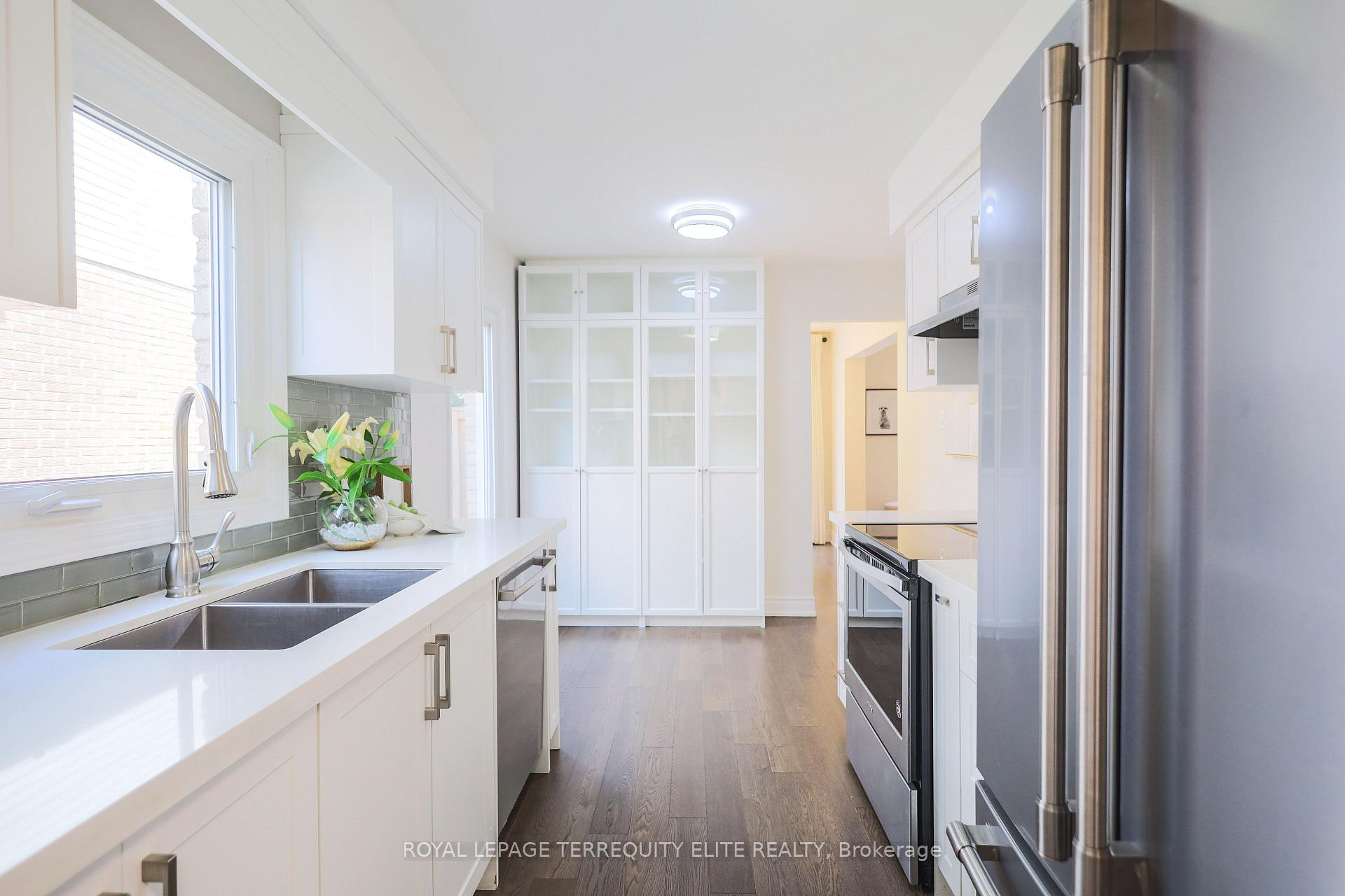 Photo 14 of 33 Tamarack Drive, Markham, Aileen-Willowbrook — HOMEH