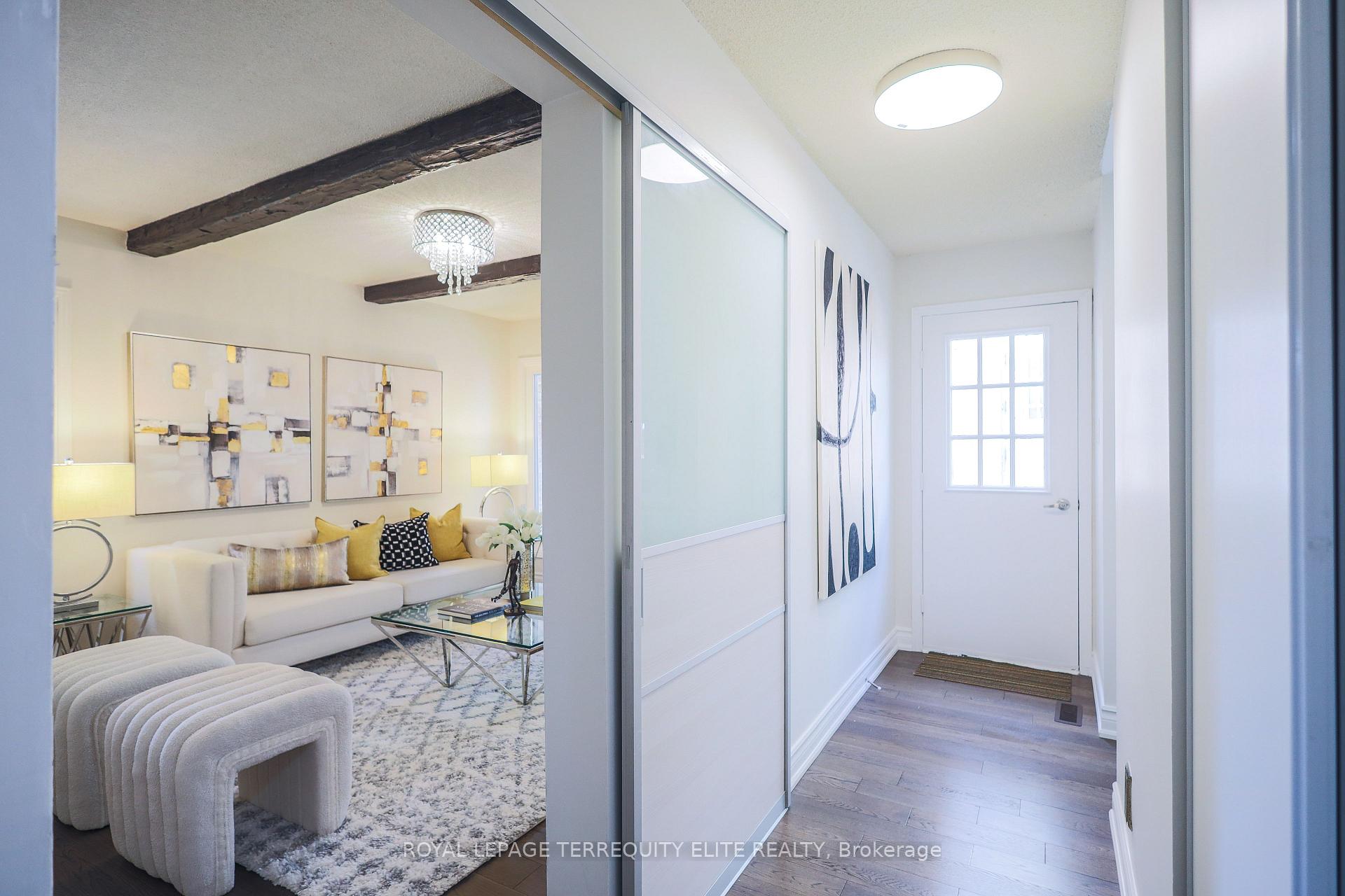 Photo 17 of 33 Tamarack Drive, Markham, Aileen-Willowbrook — HOMEH
