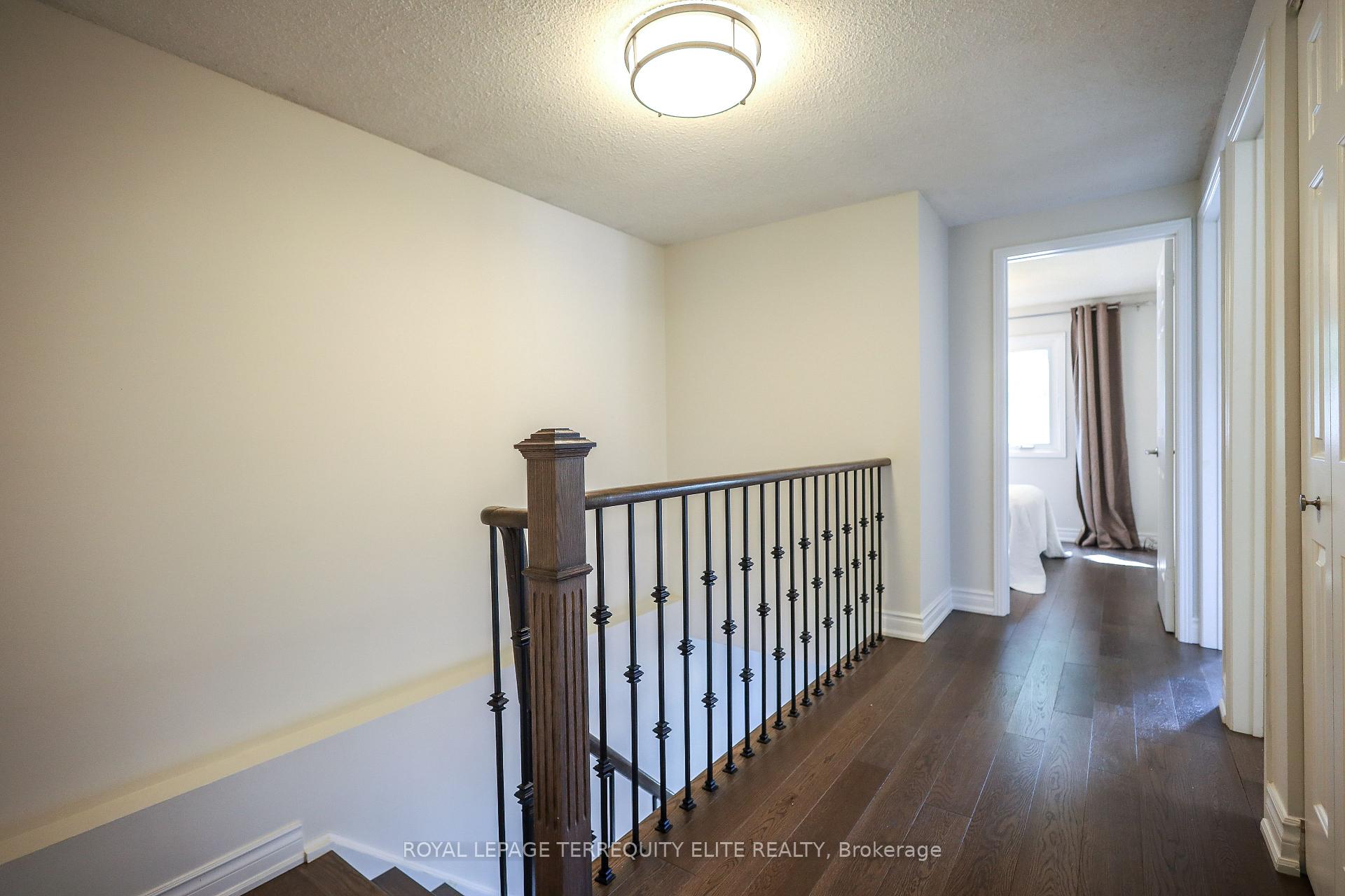 Photo 23 of 33 Tamarack Drive, Markham, Aileen-Willowbrook — HOMEH