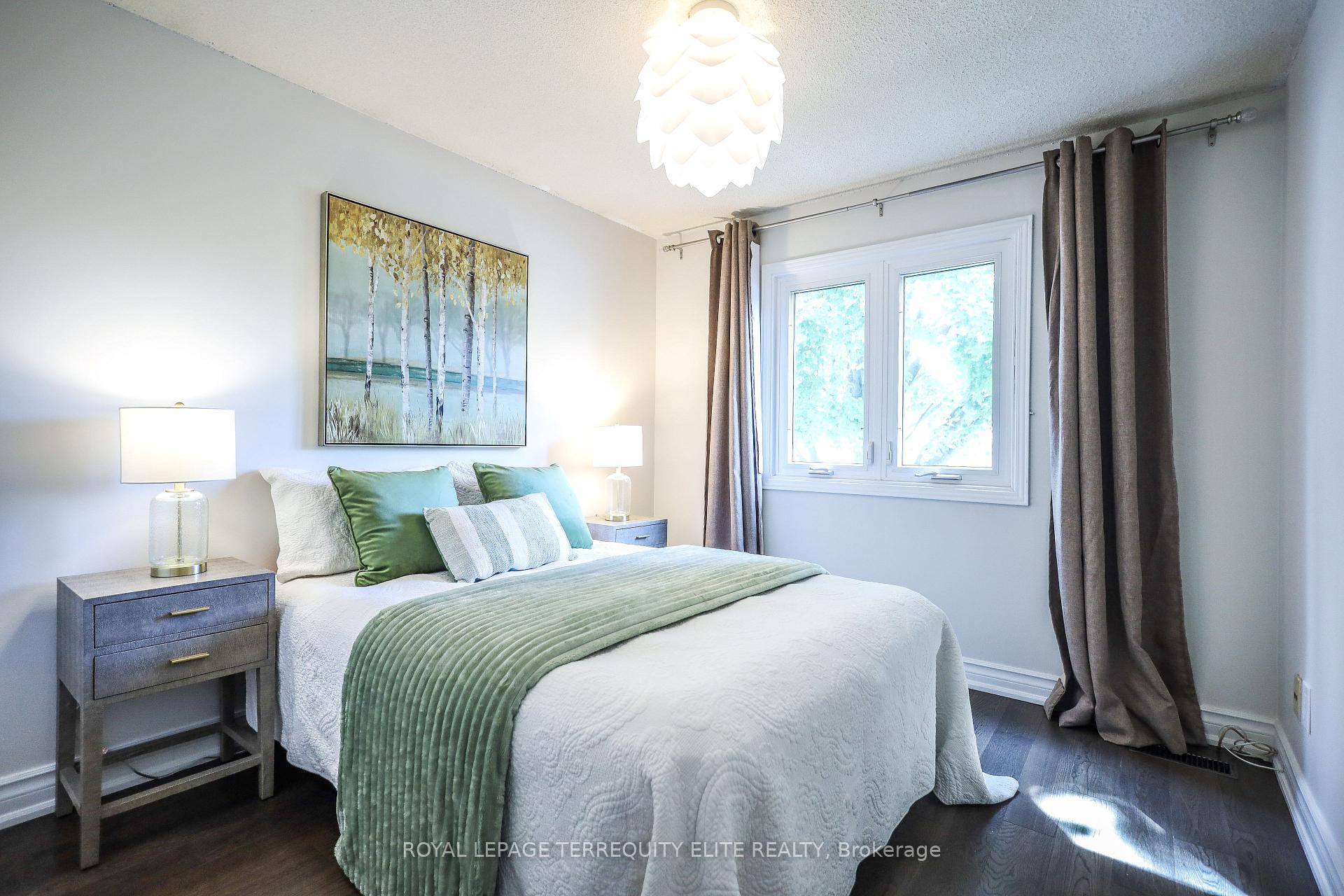 Photo 29 of 33 Tamarack Drive, Markham, Aileen-Willowbrook — HOMEH