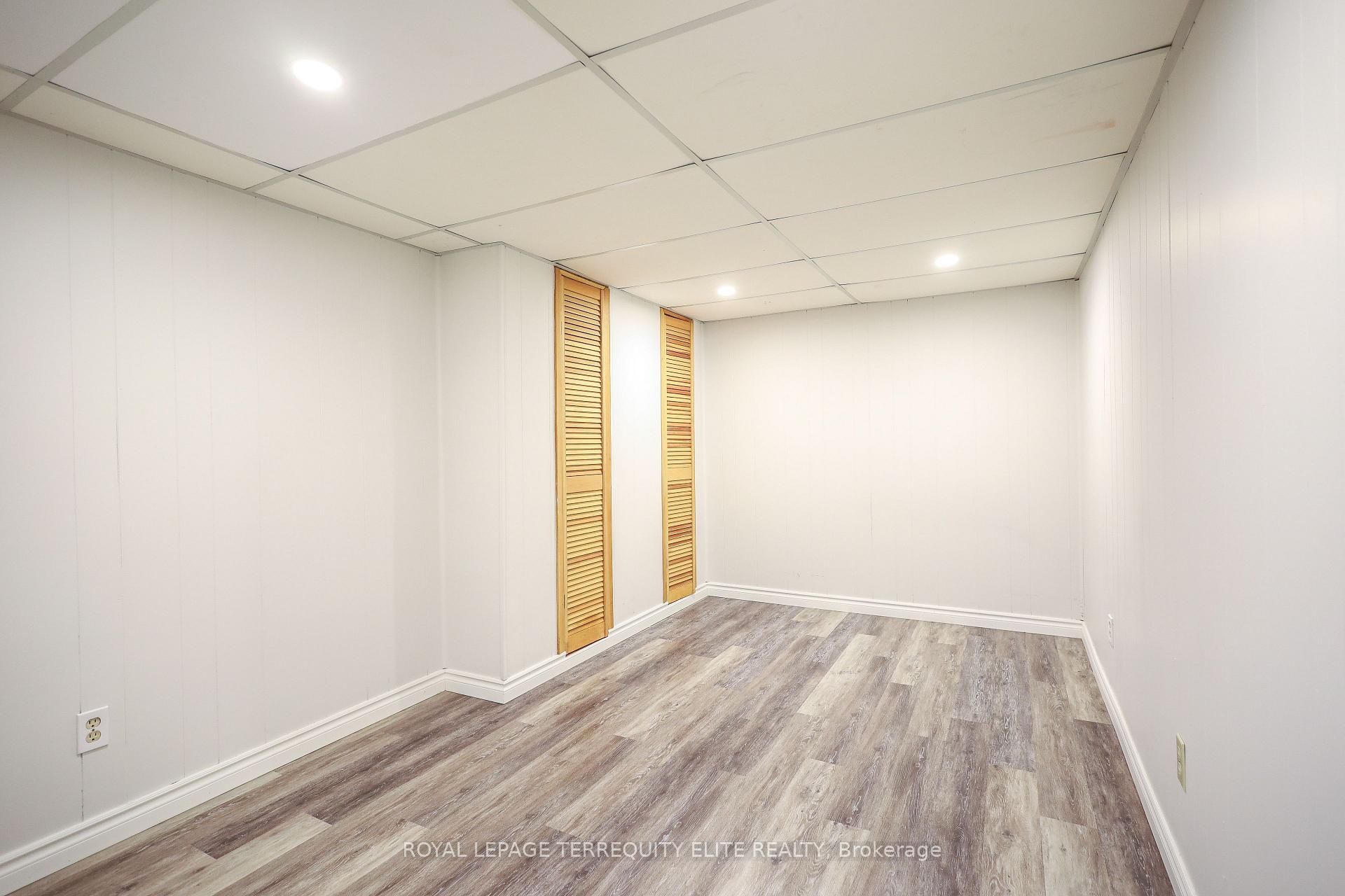 Photo 34 of 33 Tamarack Drive, Markham, Aileen-Willowbrook — HOMEH