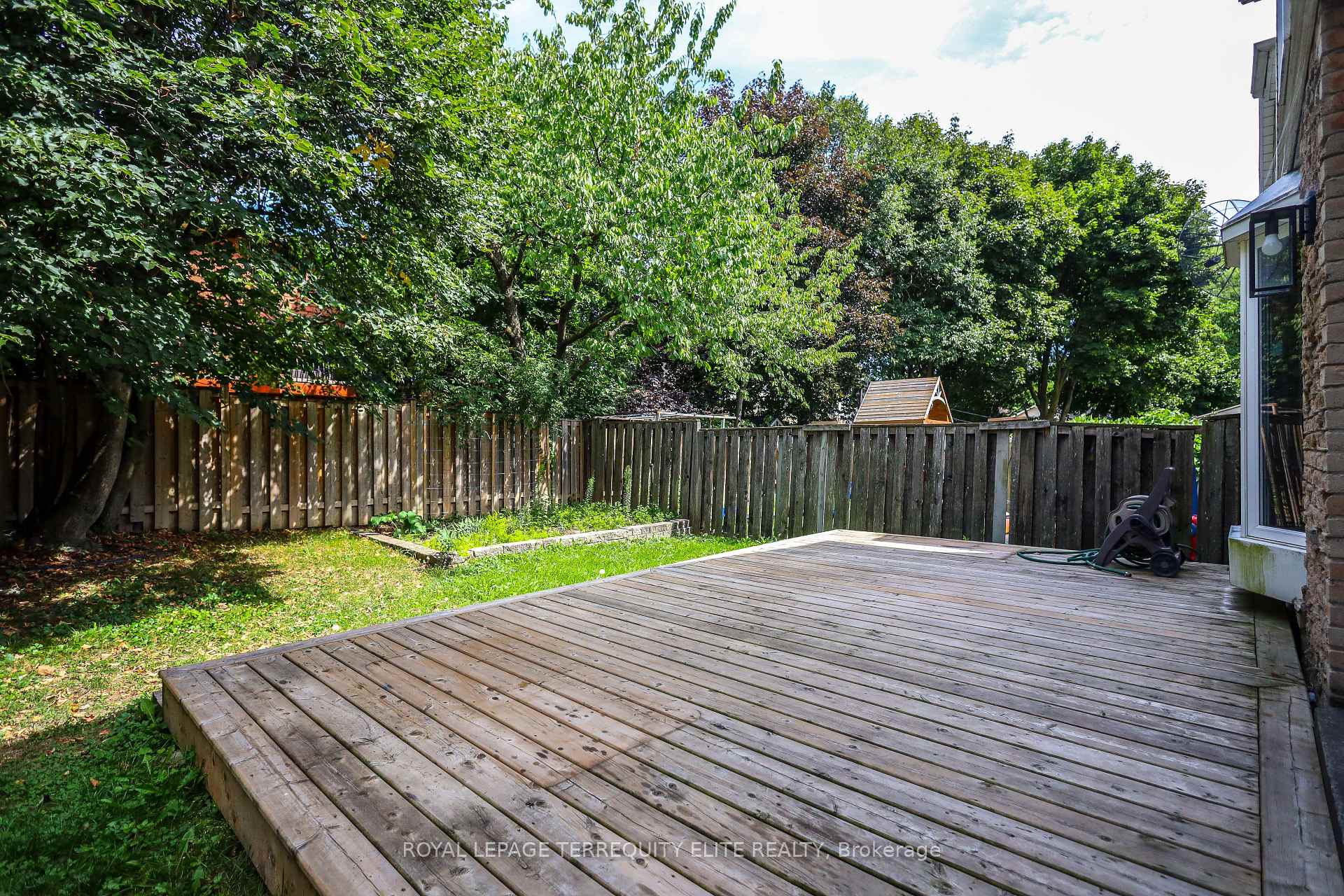 Photo 38 of 33 Tamarack Drive, Markham, Aileen-Willowbrook — HOMEH