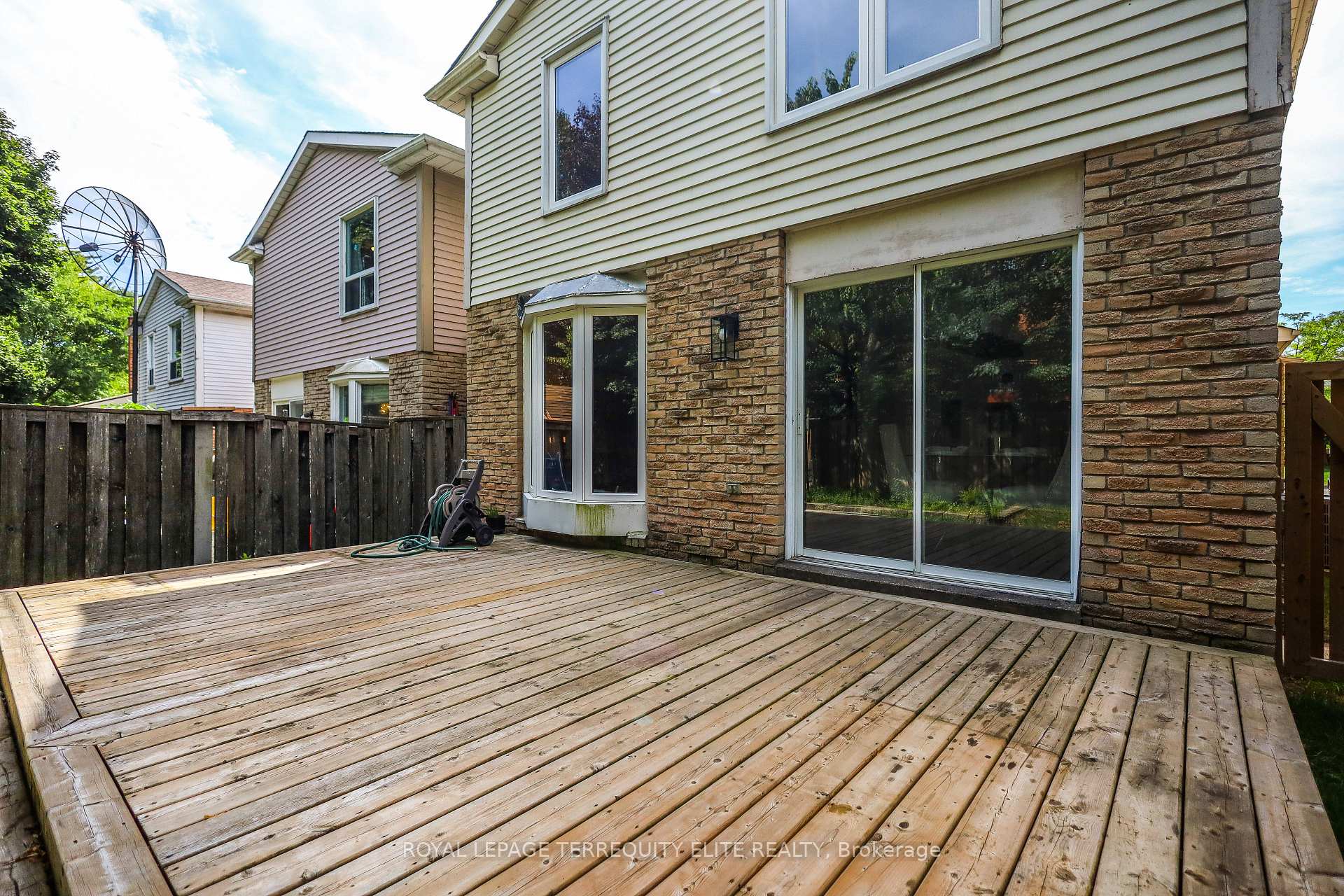 Photo 39 of 33 Tamarack Drive, Markham, Aileen-Willowbrook — HOMEH
