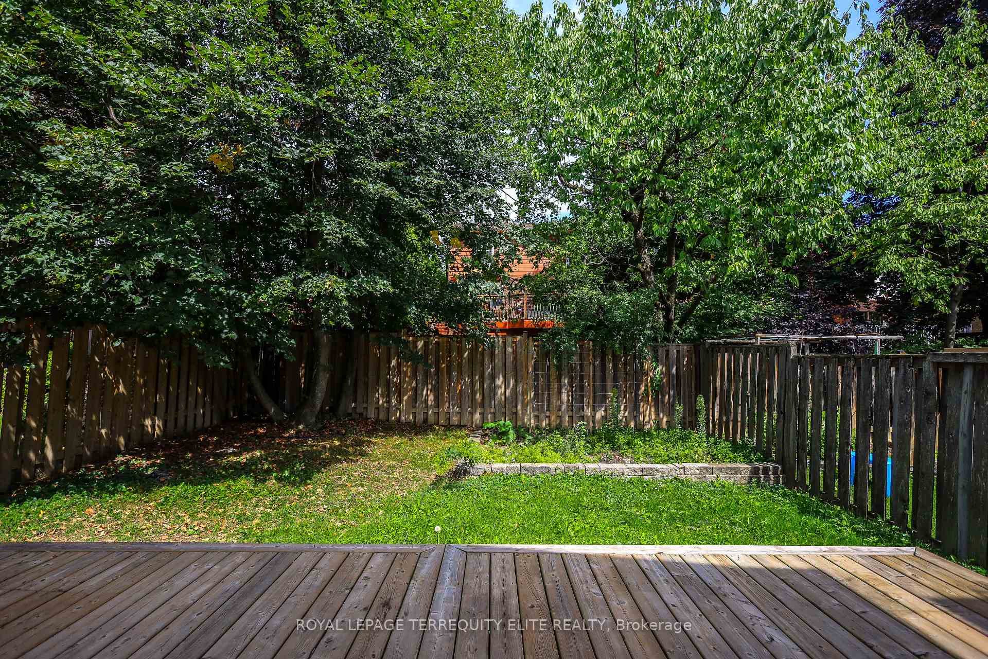 Photo 42 of 33 Tamarack Drive, Markham, Aileen-Willowbrook — HOMEH