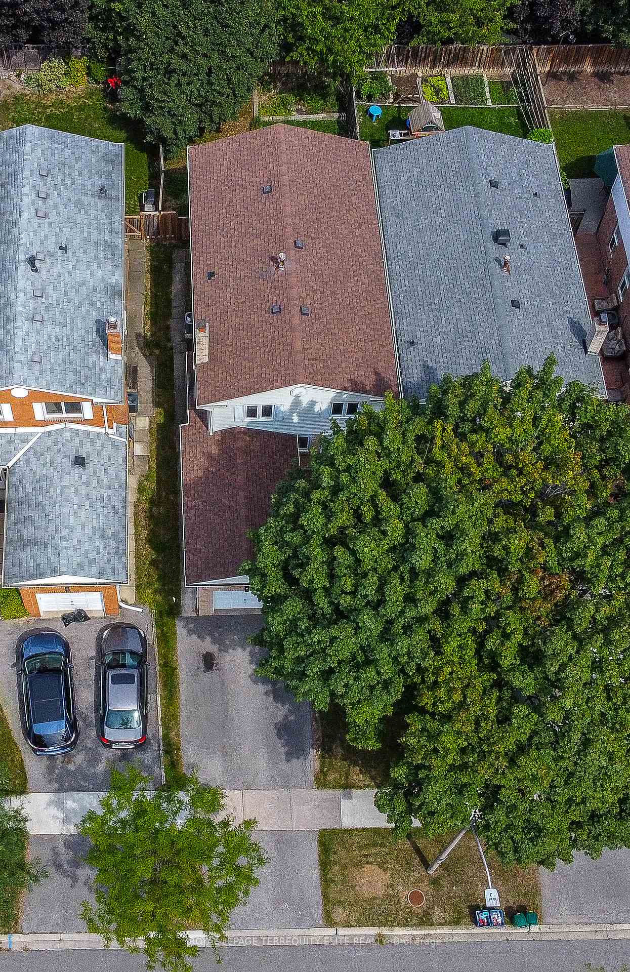 Photo 45 of 33 Tamarack Drive, Markham, Aileen-Willowbrook — HOMEH