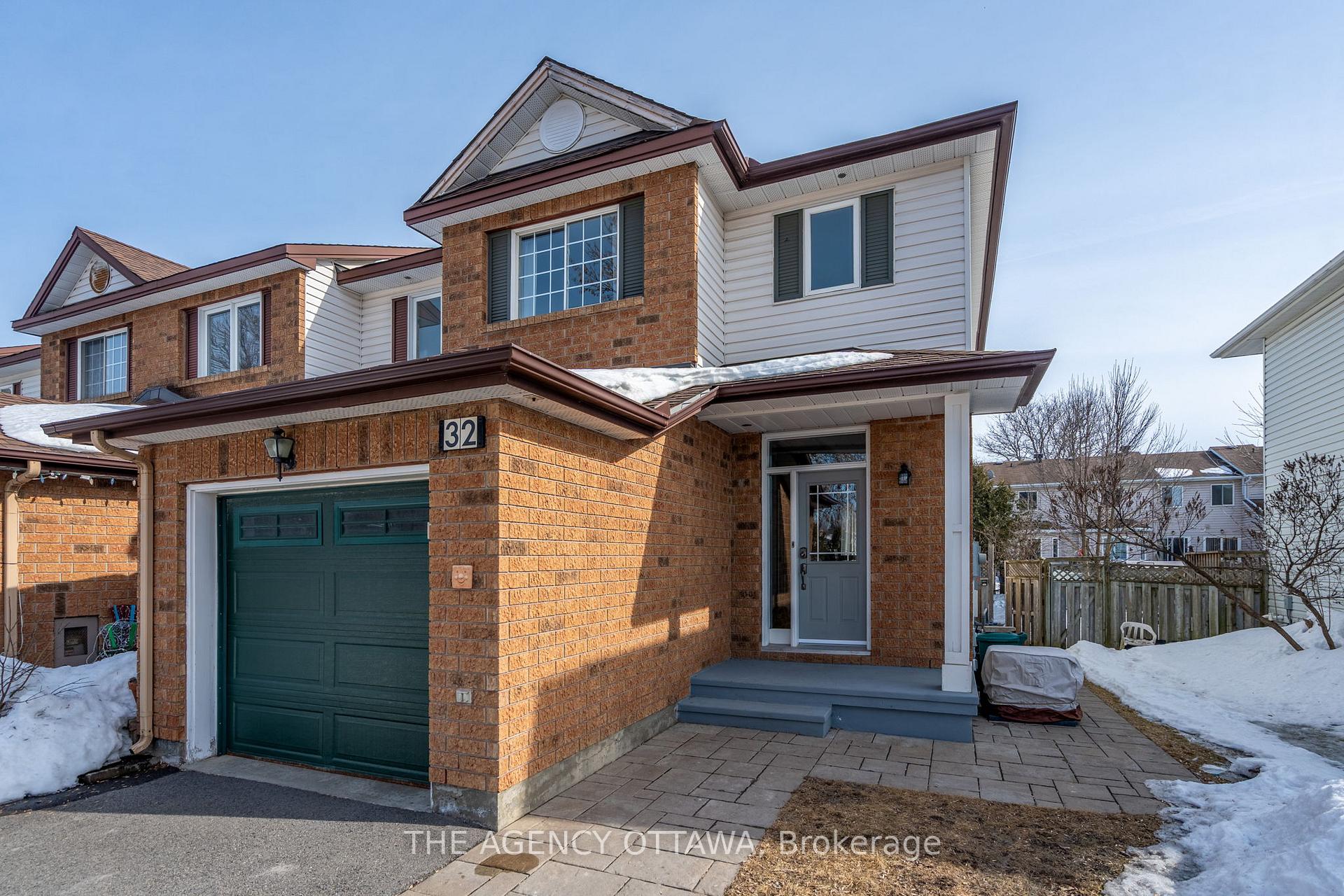Photo 2 of 32 Bridgestone Drive, Ottawa, Kanata - Emerald Meadows/Trailwest — HOMEH