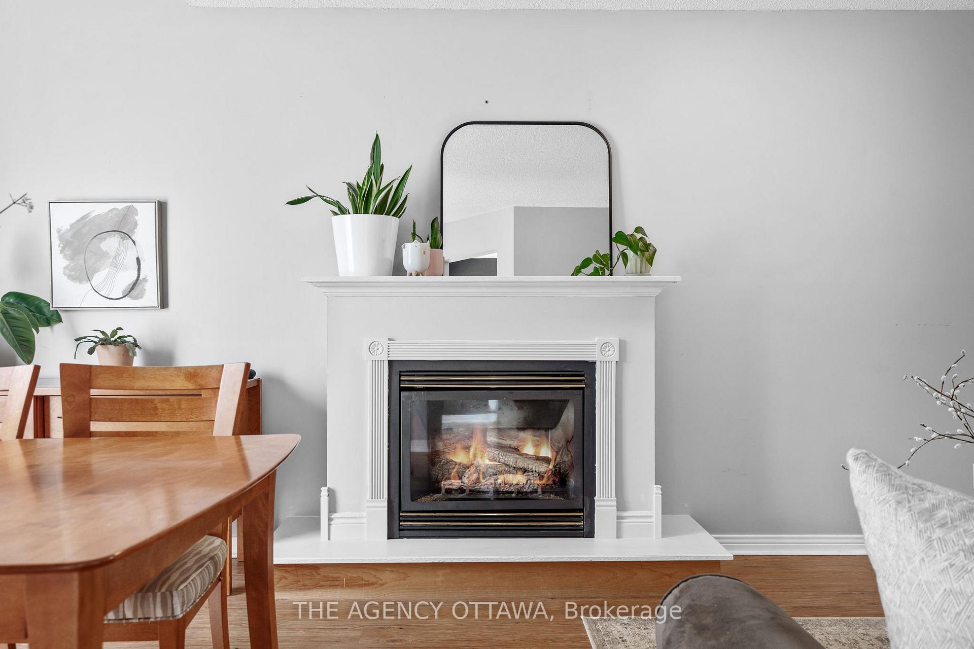 Photo 10 of 32 Bridgestone Drive, Ottawa, Kanata - Emerald Meadows/Trailwest — HOMEH