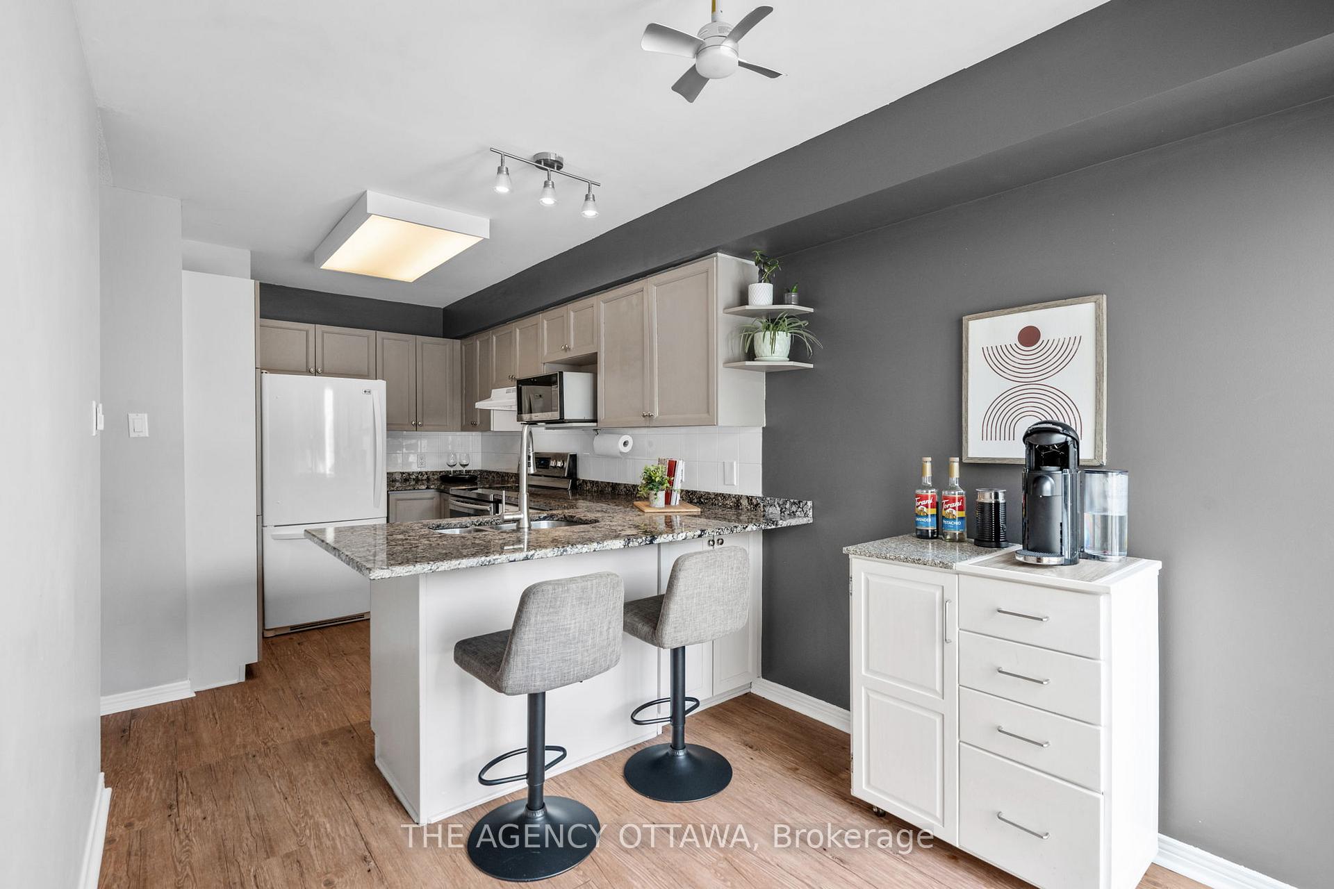Photo 18 of 32 Bridgestone Drive, Ottawa, Kanata - Emerald Meadows/Trailwest — HOMEH