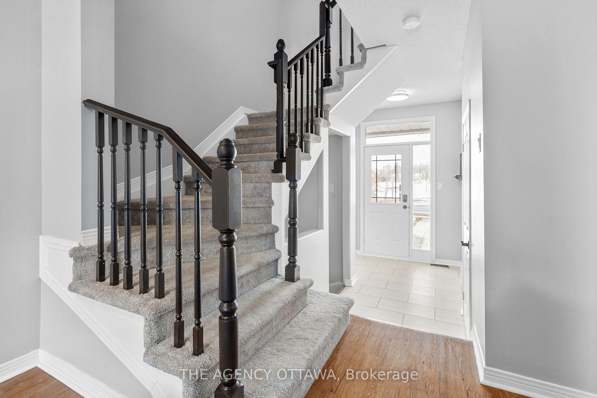 Photo 24 of 32 Bridgestone Drive, Ottawa, Kanata - Emerald Meadows/Trailwest — HOMEH