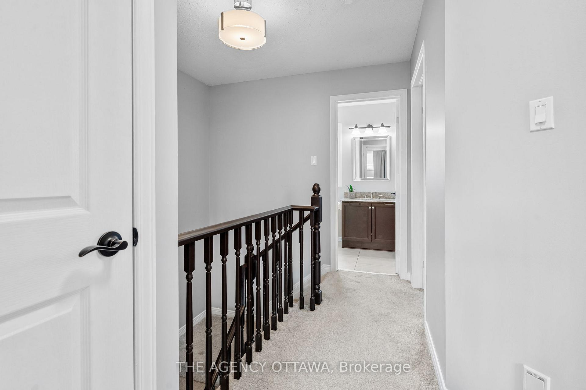 Photo 25 of 32 Bridgestone Drive, Ottawa, Kanata - Emerald Meadows/Trailwest — HOMEH