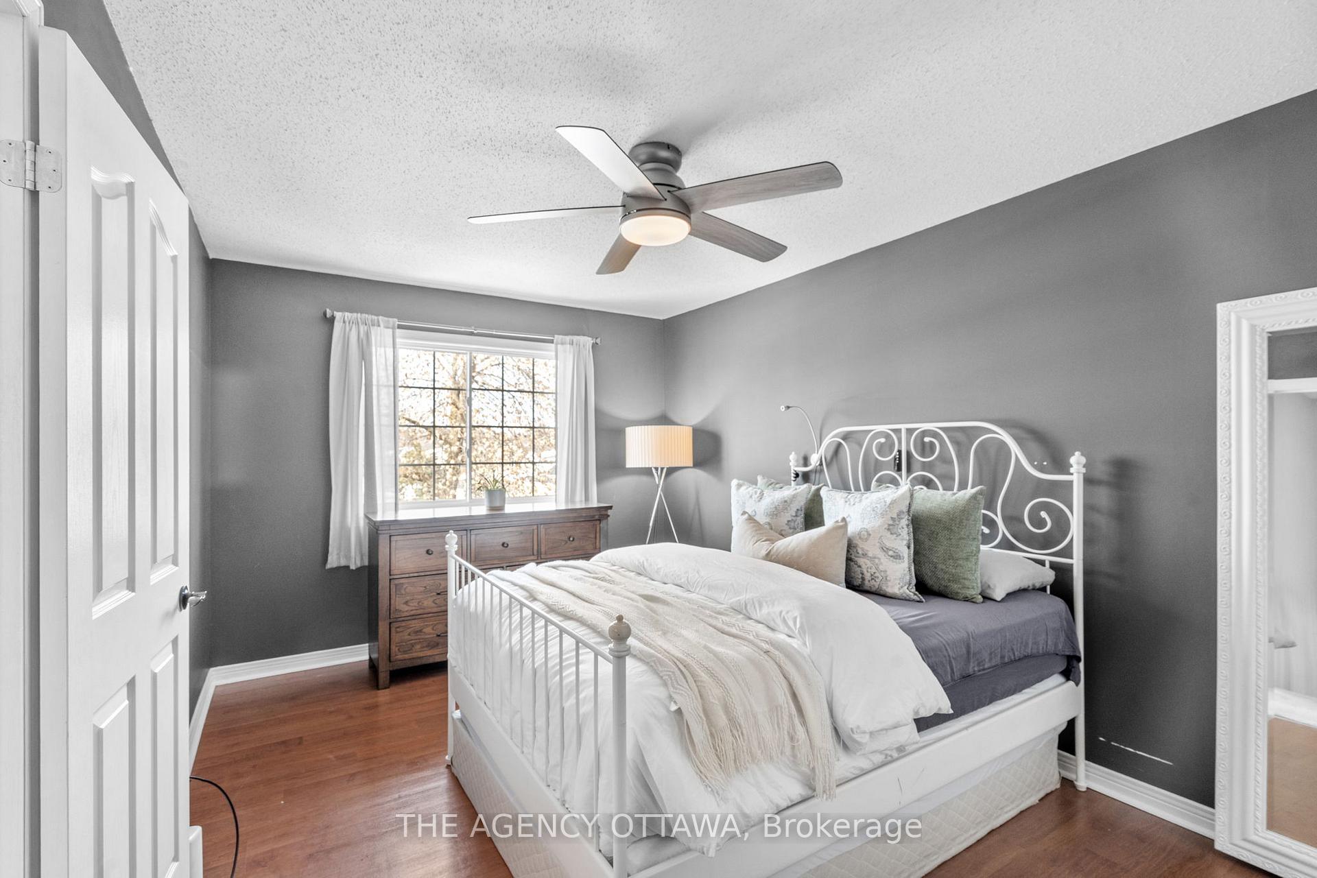 Photo 26 of 32 Bridgestone Drive, Ottawa, Kanata - Emerald Meadows/Trailwest — HOMEH