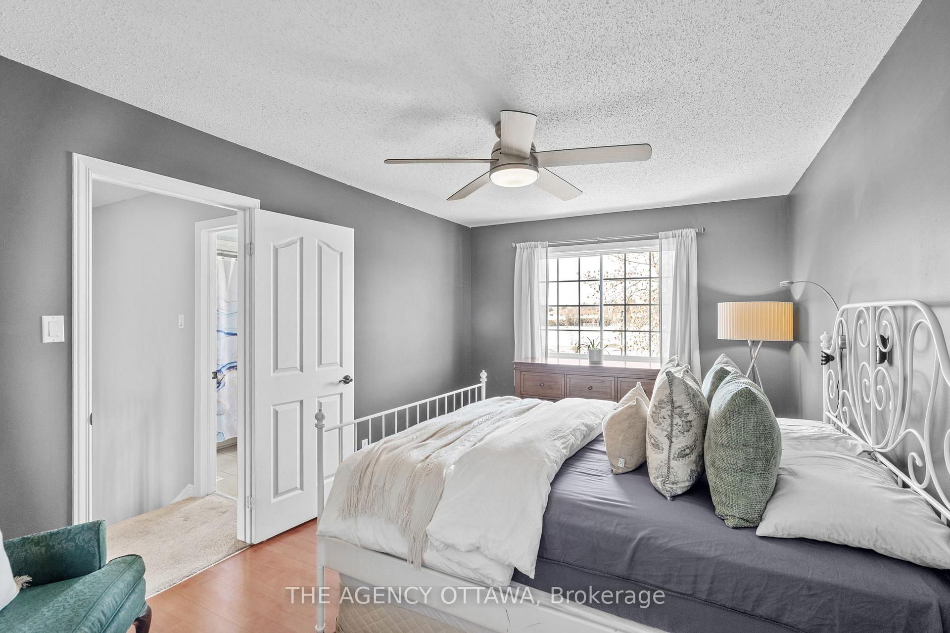 Photo 27 of 32 Bridgestone Drive, Ottawa, Kanata - Emerald Meadows/Trailwest — HOMEH