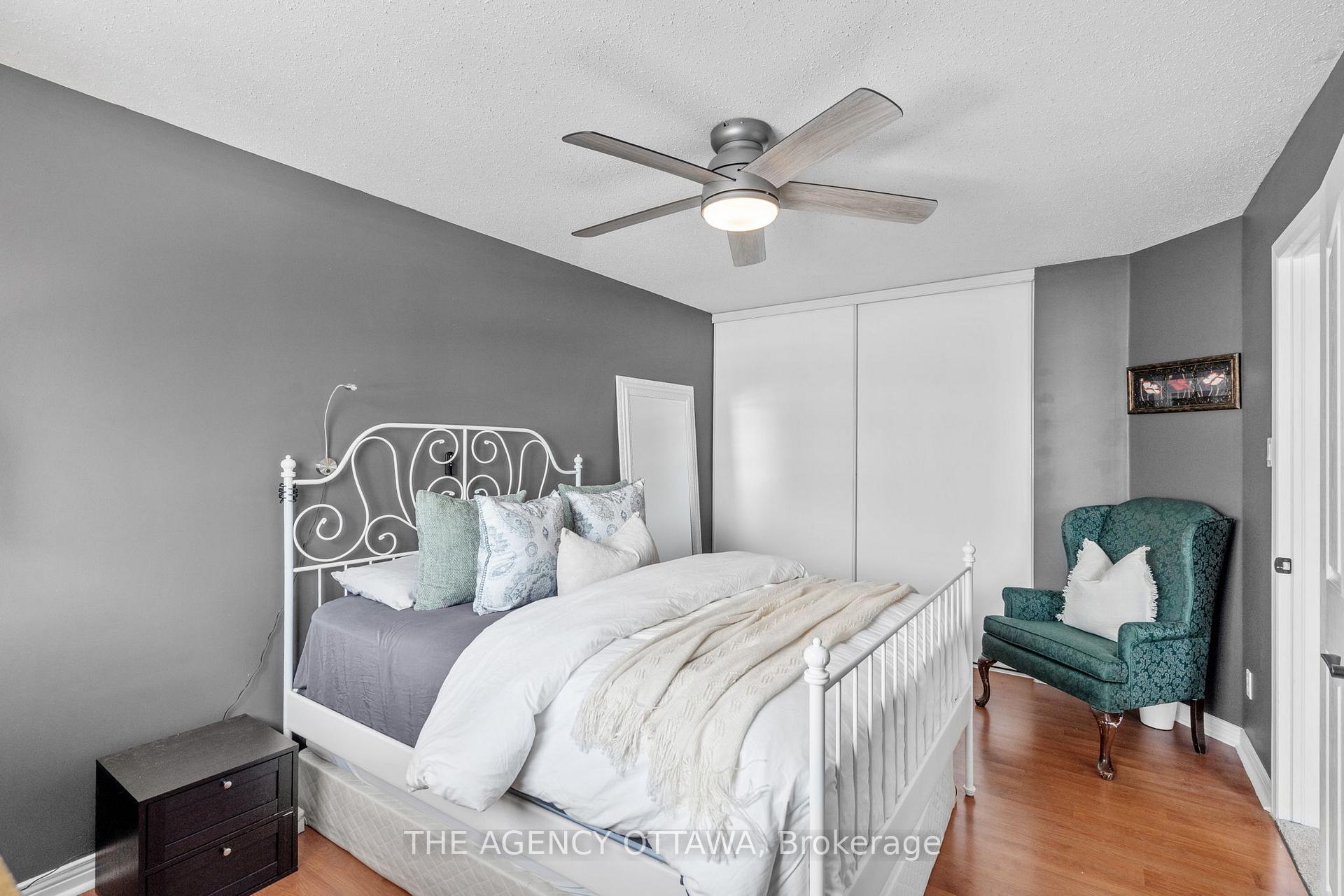 Photo 28 of 32 Bridgestone Drive, Ottawa, Kanata - Emerald Meadows/Trailwest — HOMEH