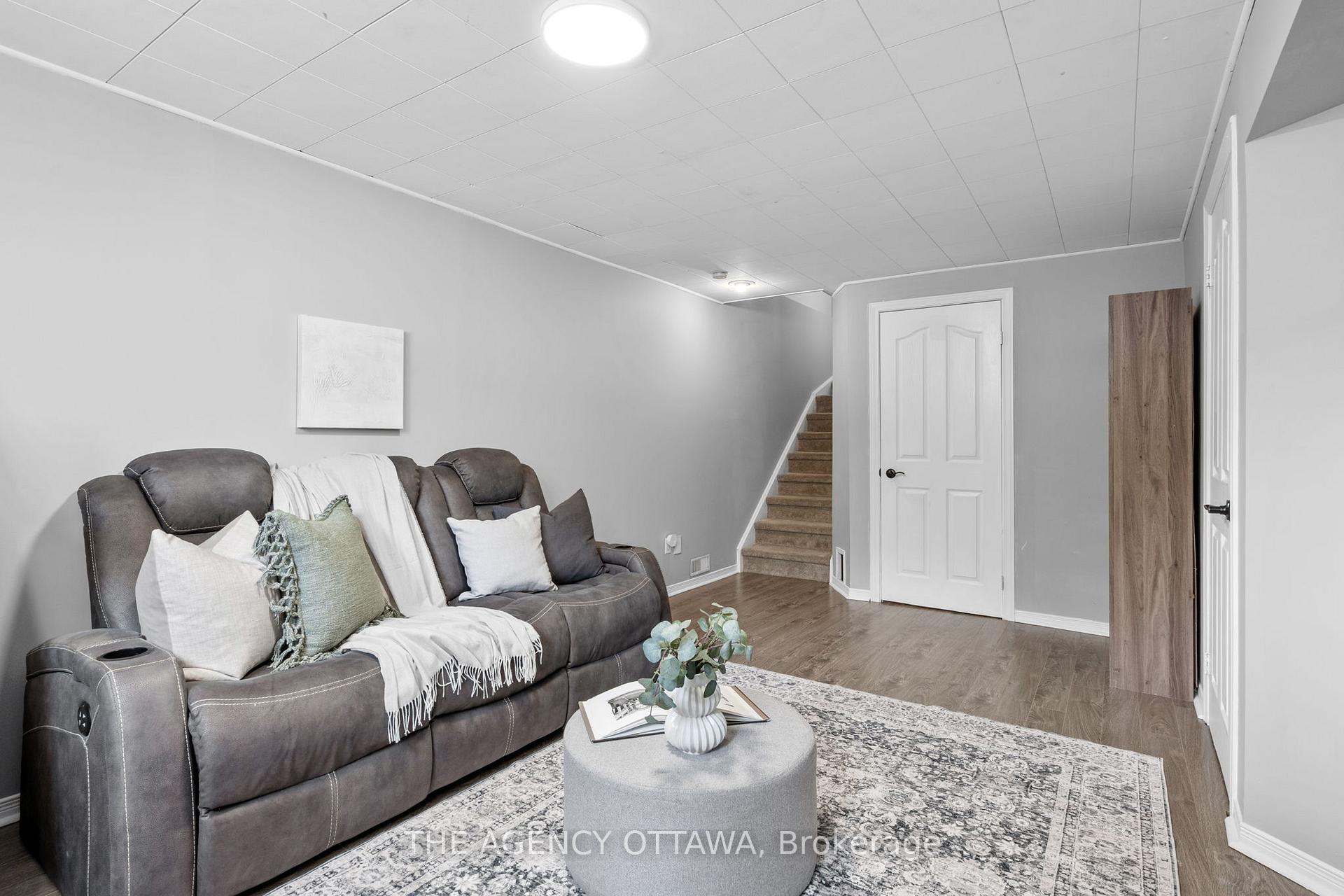 Photo 35 of 32 Bridgestone Drive, Ottawa, Kanata - Emerald Meadows/Trailwest — HOMEH