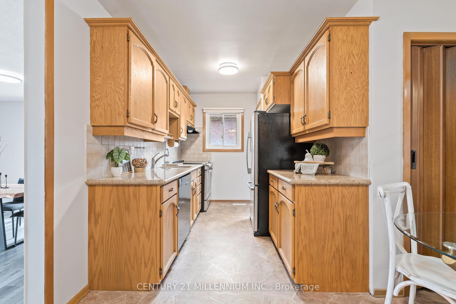 Photo 21 of 280 Dixon Street, Kitchener — HOMEH
