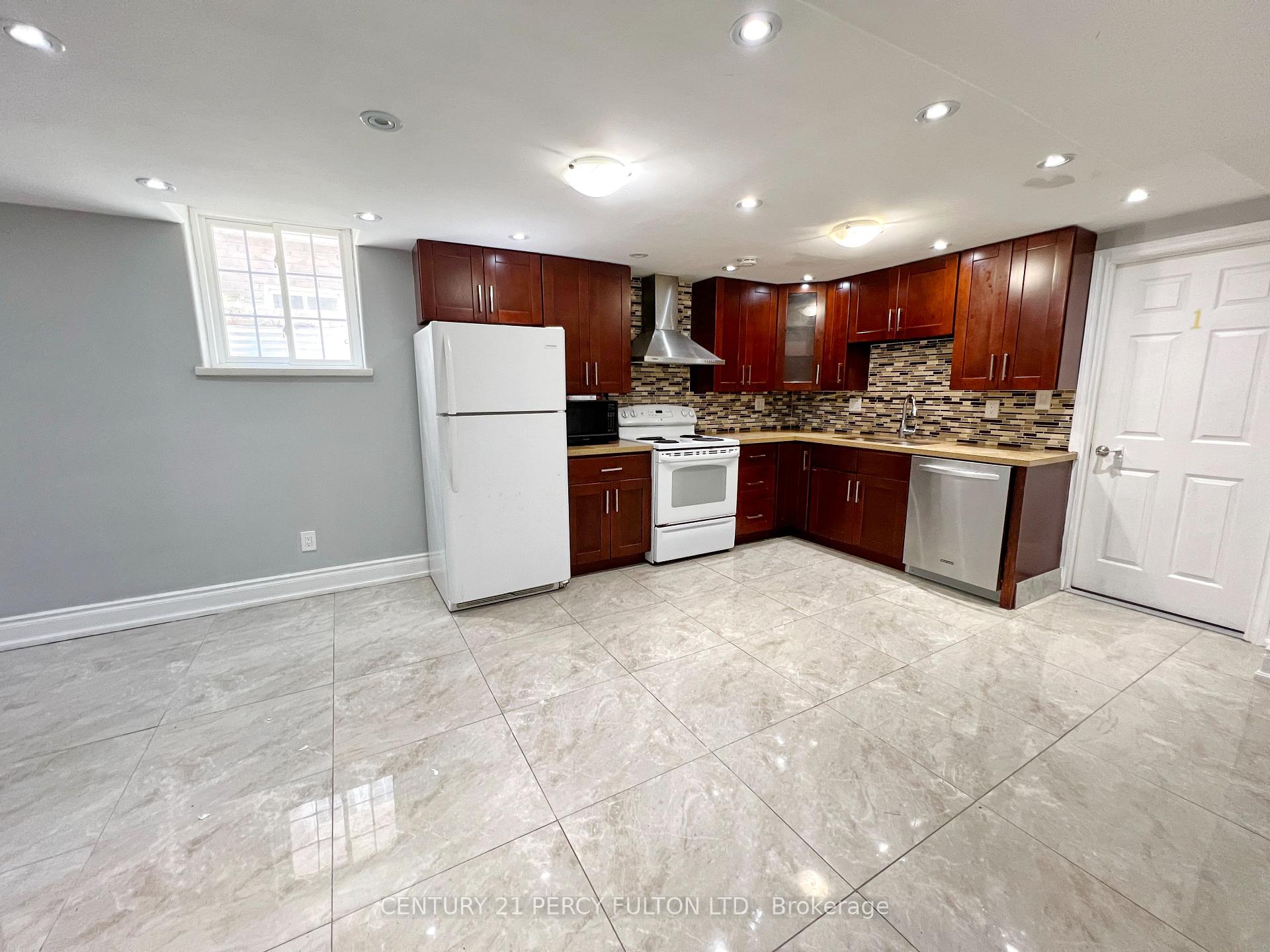 Photo 4 of Unit Bsmt, 117 Chloe Crescent, Markham, Middlefield — HOMEH