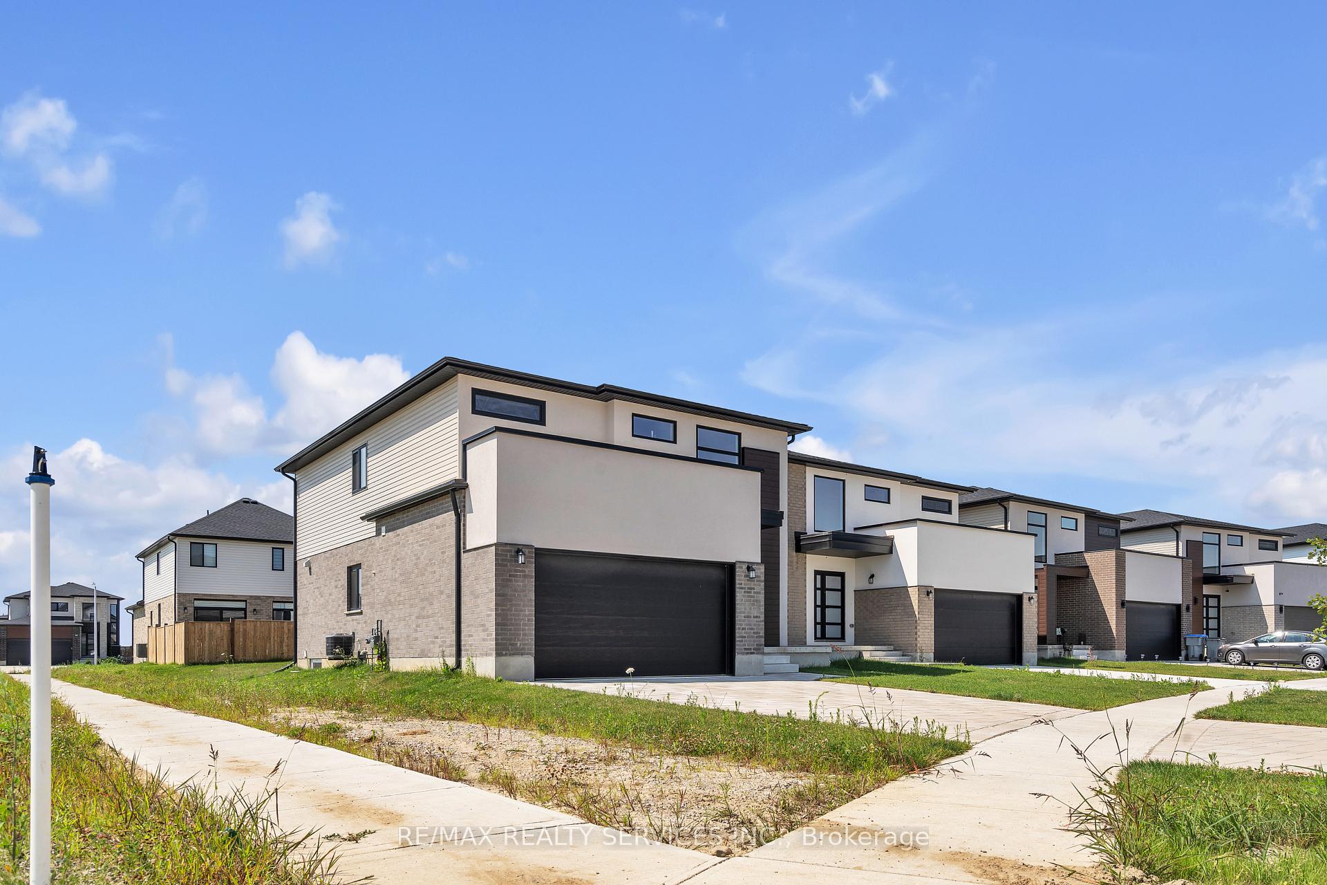 Photo 3 of 88 Poole Crescent, Middlesex Centre, Rural Middlesex Centre — HOMEH