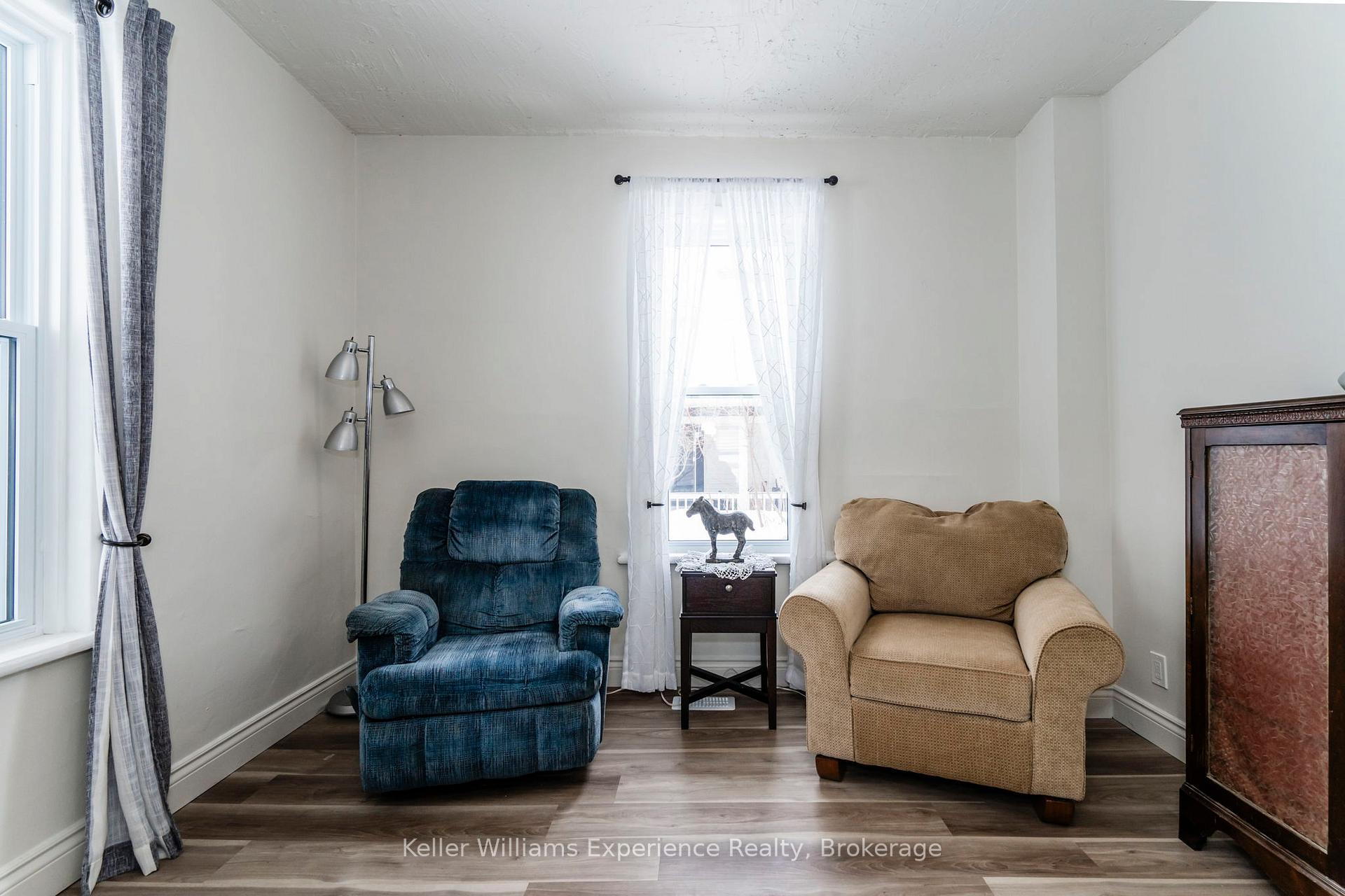 Photo 6 of 179 Fifth Street, Midland — HOMEH